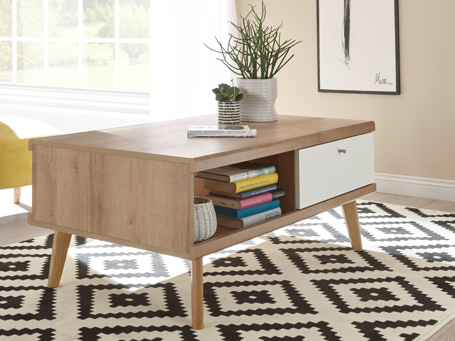 Klubska mizica Elbfiou 103