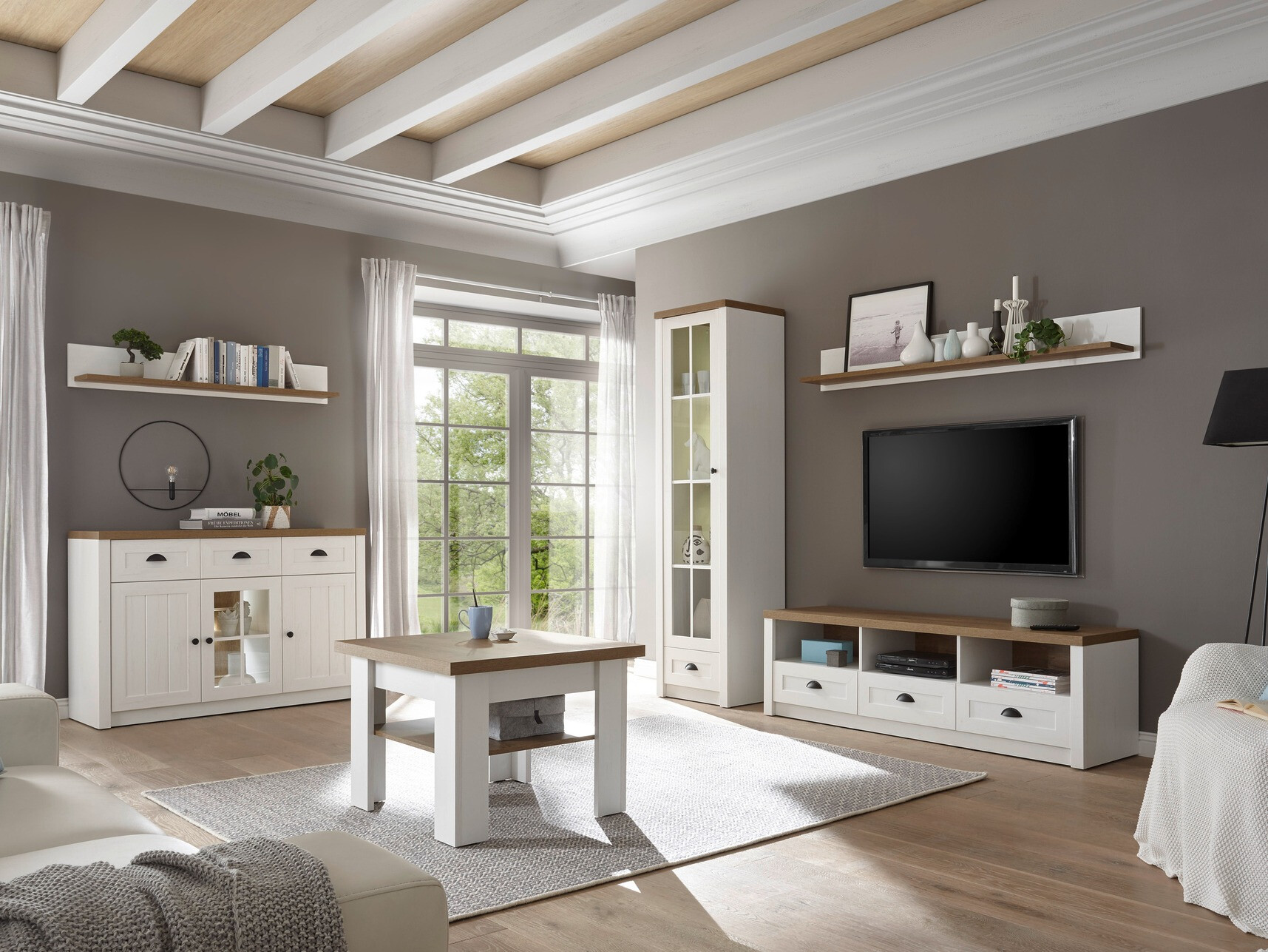 Klubska mizica Etrdora 104