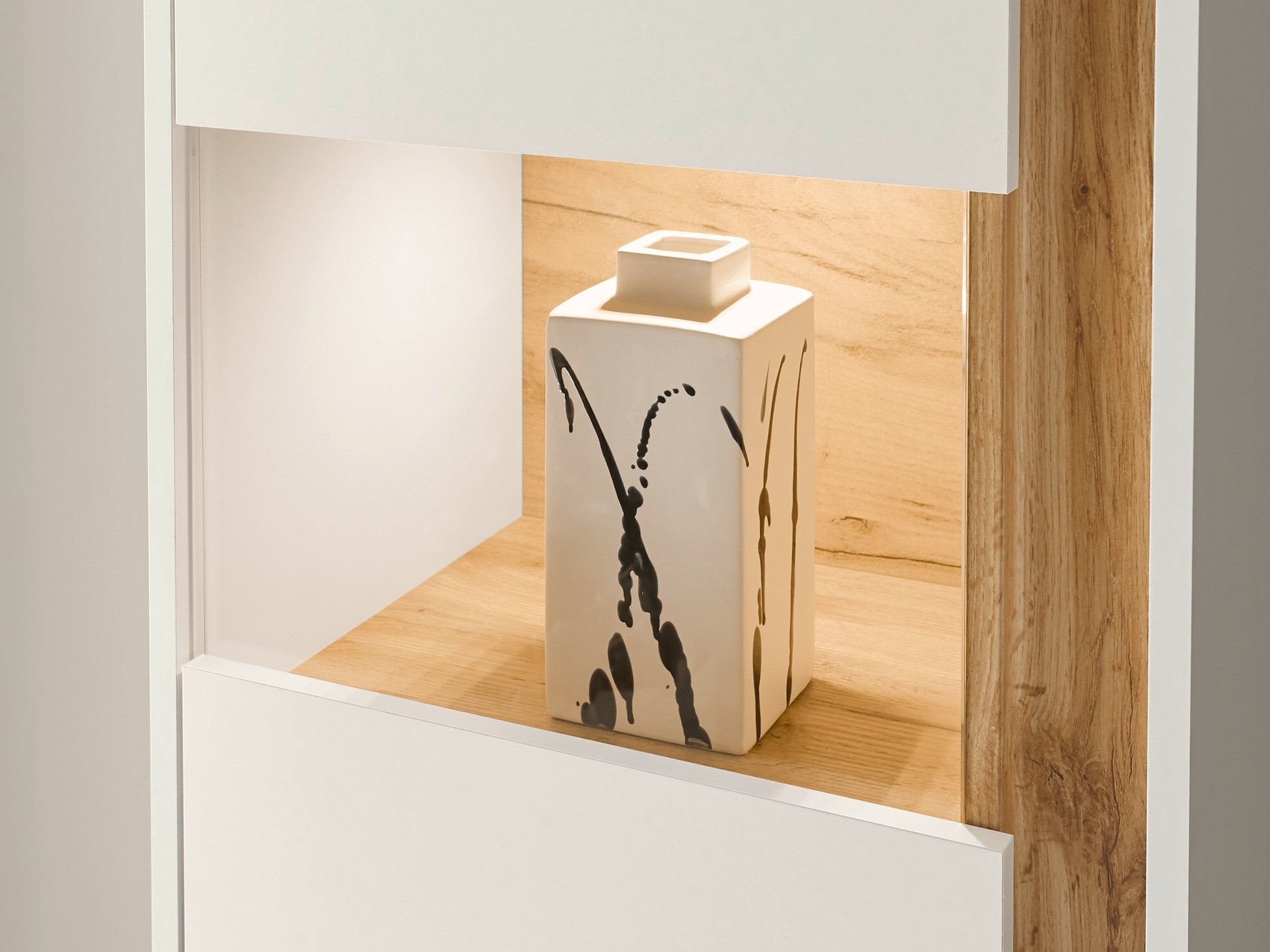 Regal Elbsori 102 (Bela + Wotan hrast)