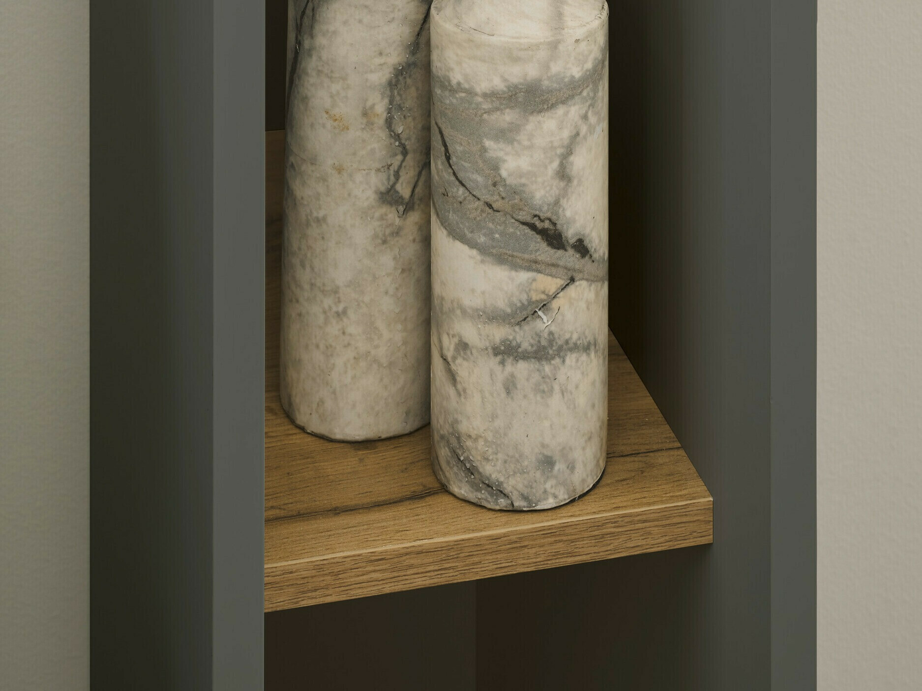 Regal Elbsori 105 (Antracit + Wotan hrast)