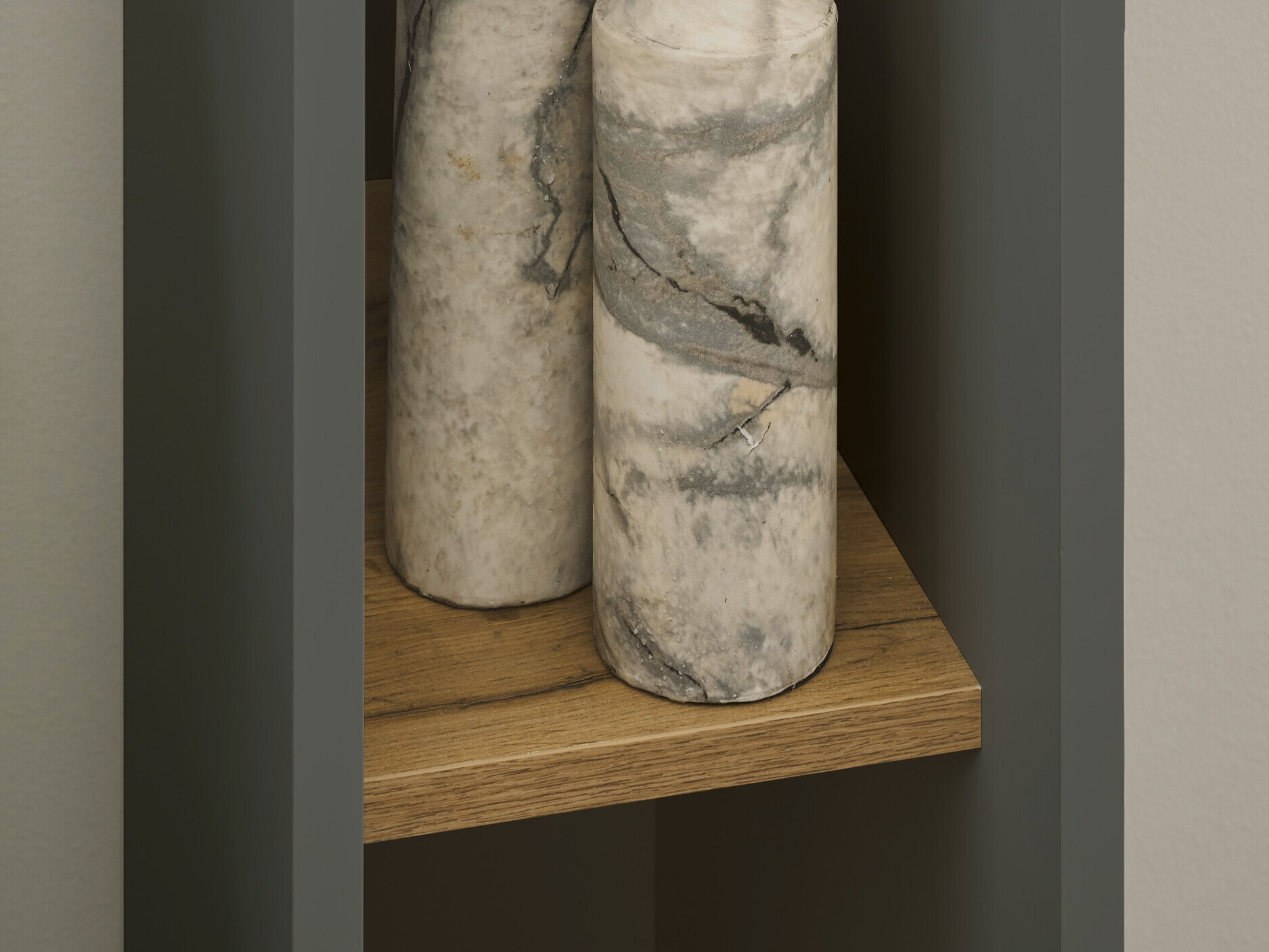 Regal Elbsori 106 (Antracit + Wotan hrast)