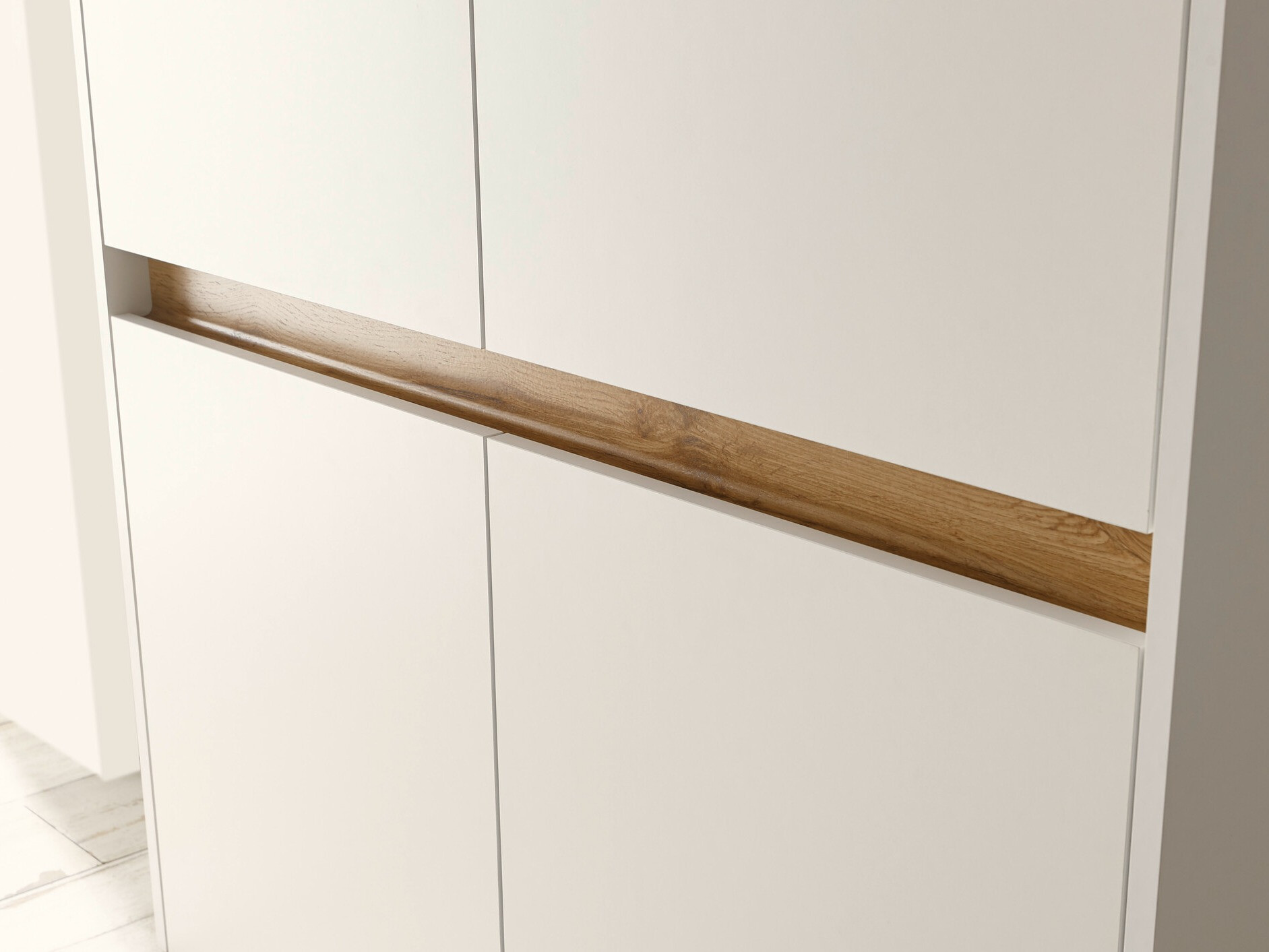 Omarica Elbsori 111 (Bela + Wotan hrast)