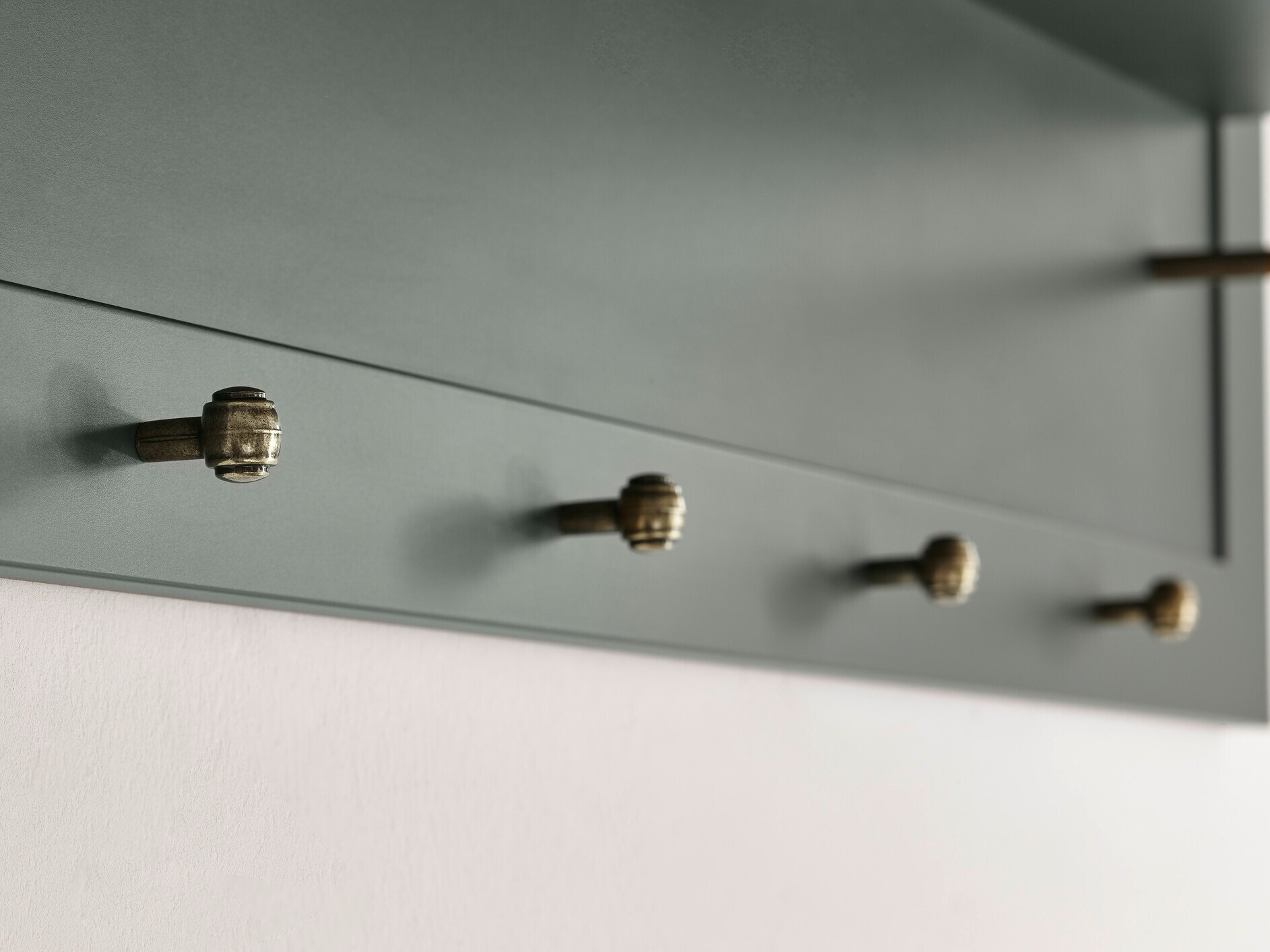 Obešalnik Evalira 123