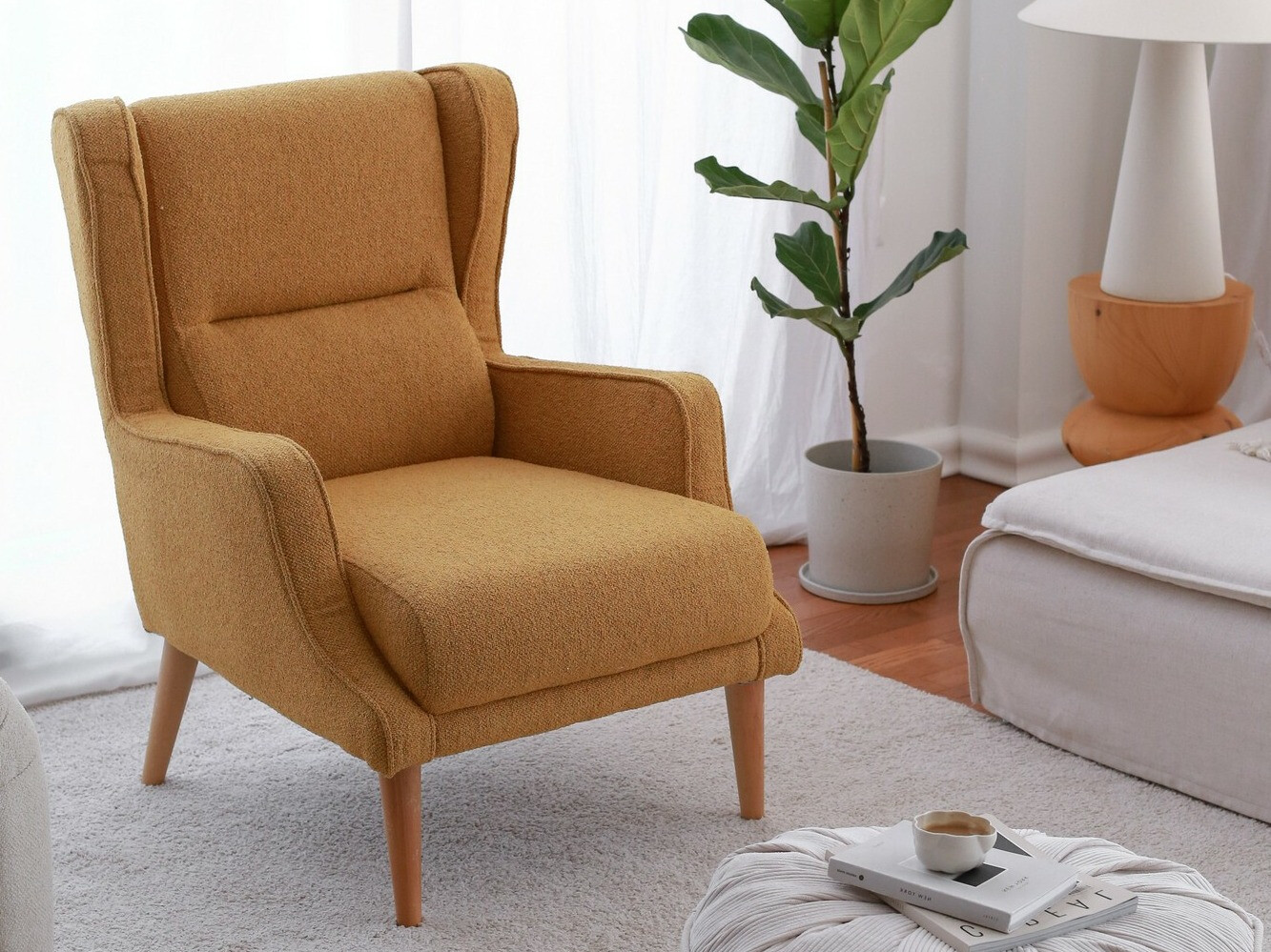 Fotelj Altadena 571 (Temno rumena)