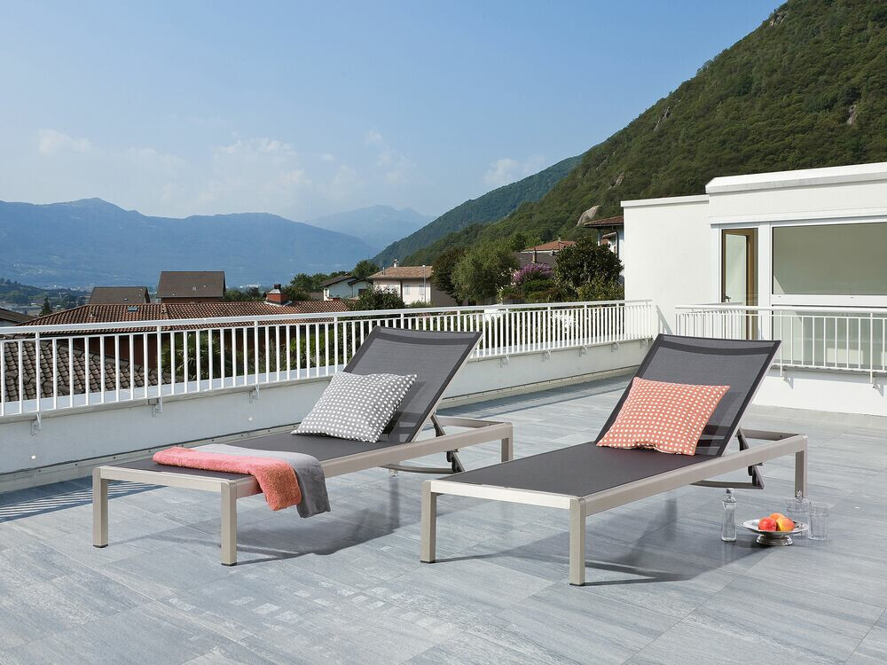 Vrtni ležalnik Berwyn 1972 (Črna)