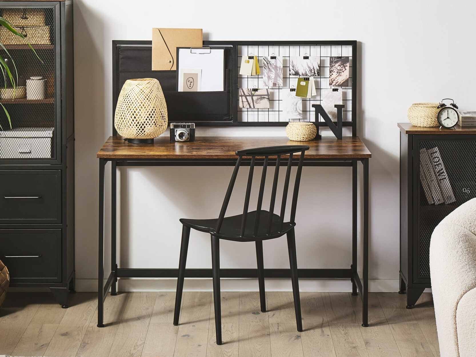 Pisalna miza Berwyn 326