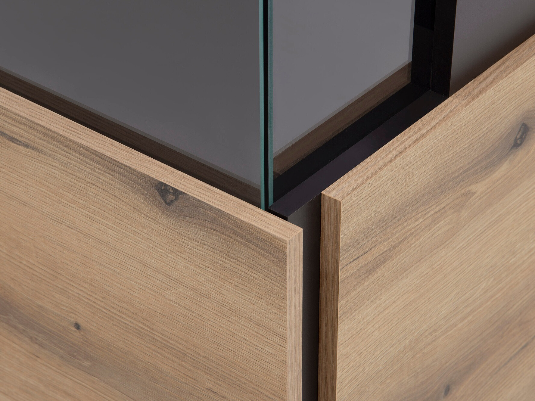 Regal Enocira 101 (Desno)