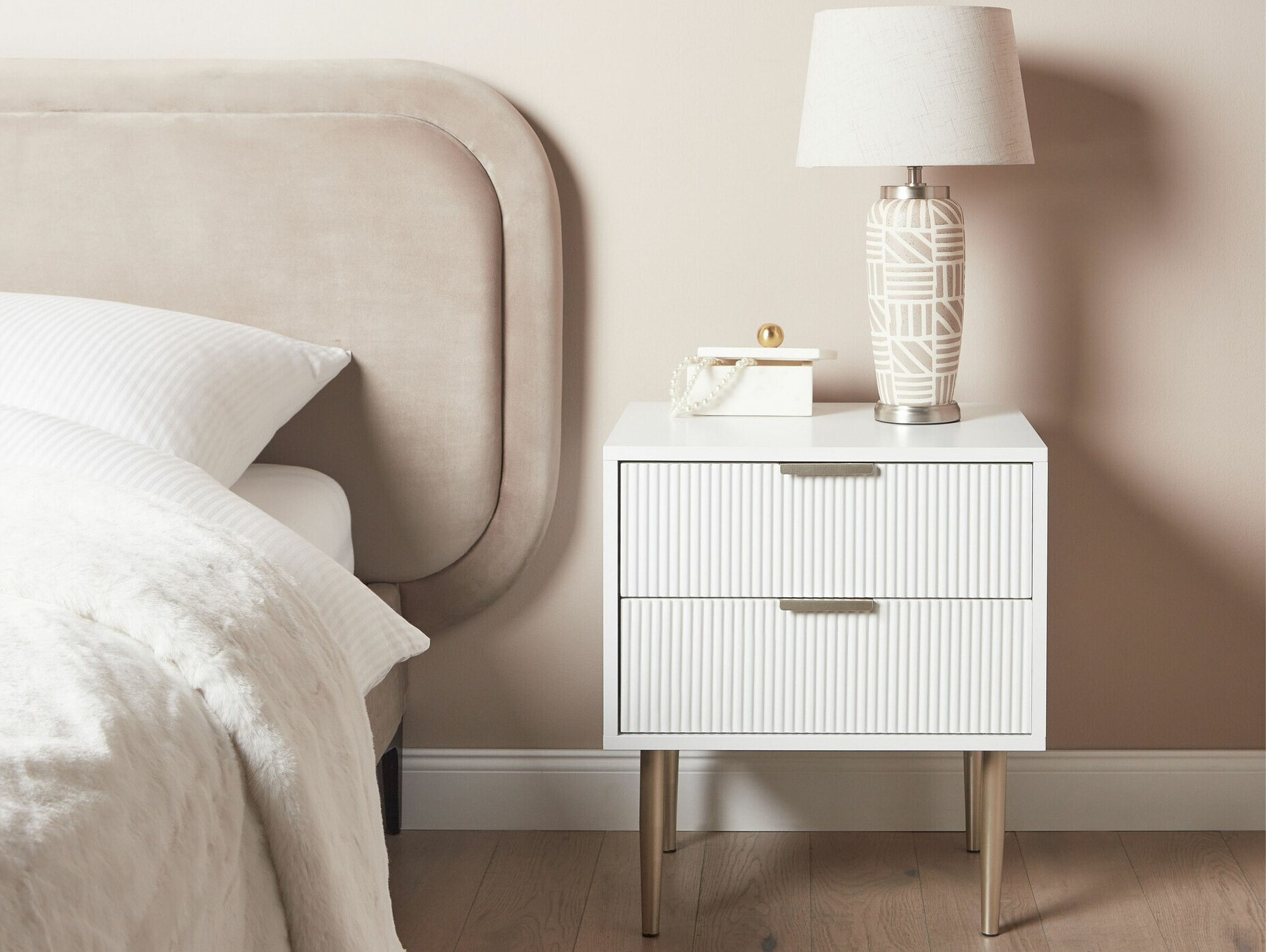 Nočna omarica Berwyn 2011