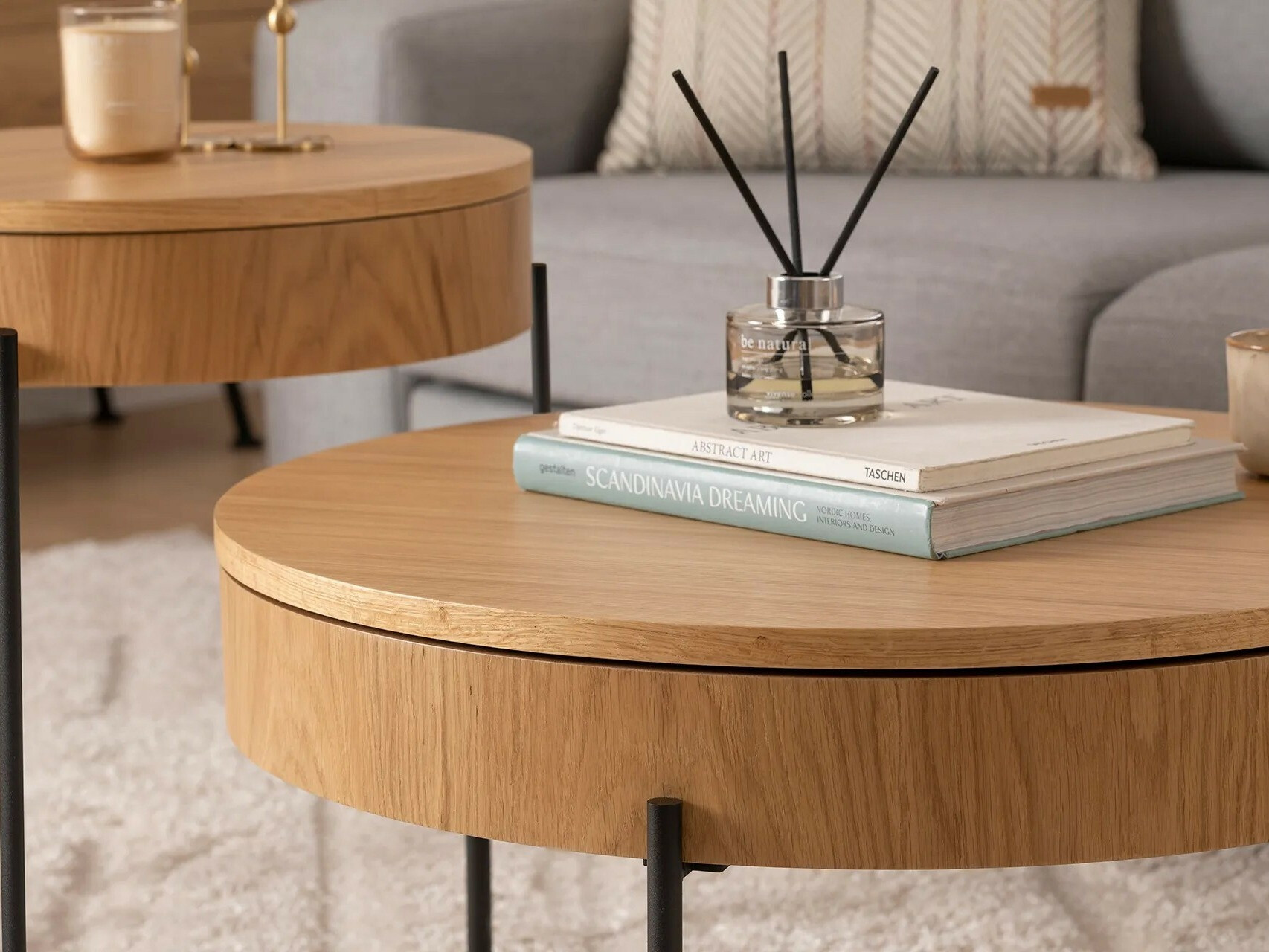 Komplet klubskih mizic Kailua 2133 (Svetel les + Črna)