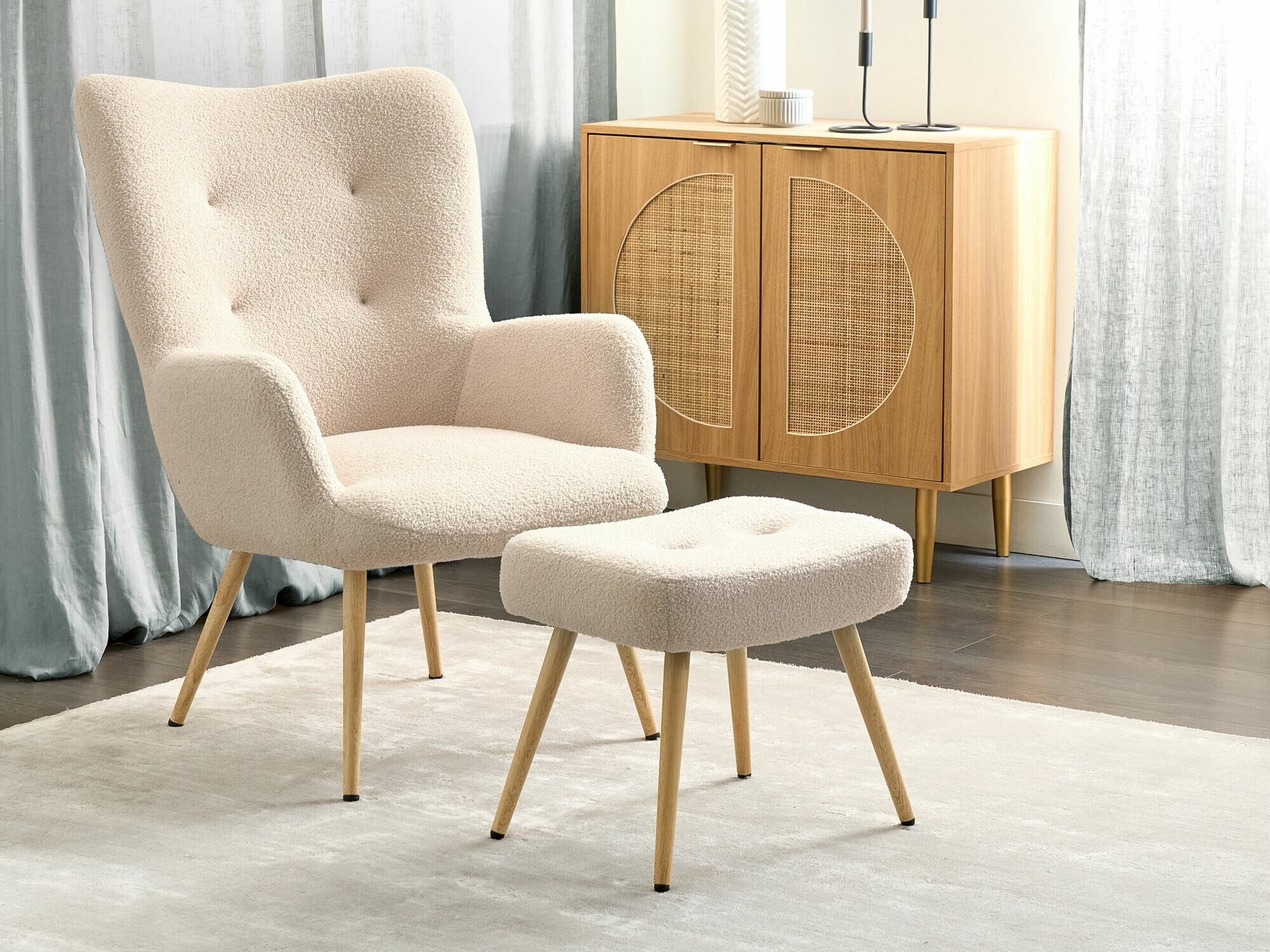 Fotelj Berwyn 450 (Beige + Svetel les)