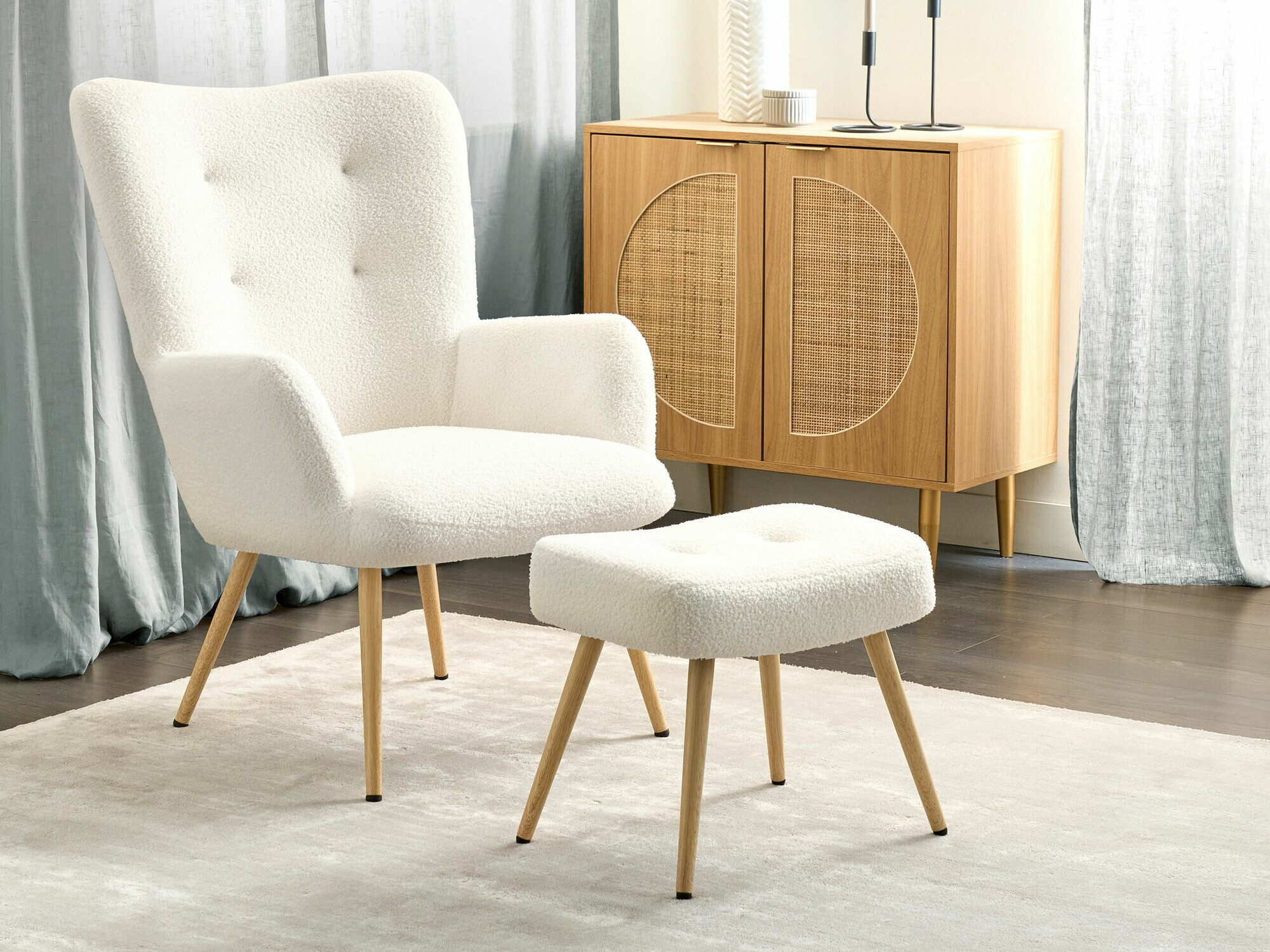 Fotelj Berwyn 450 (Bela + Svetel les)