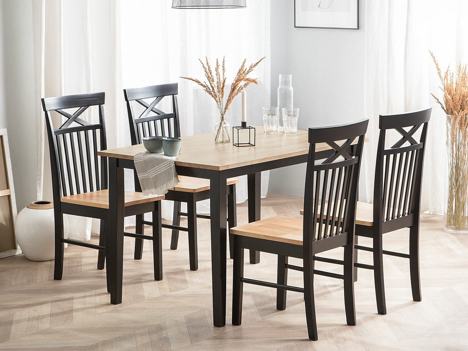 Jedilniški komplet Berwyn 2081 (Črna)