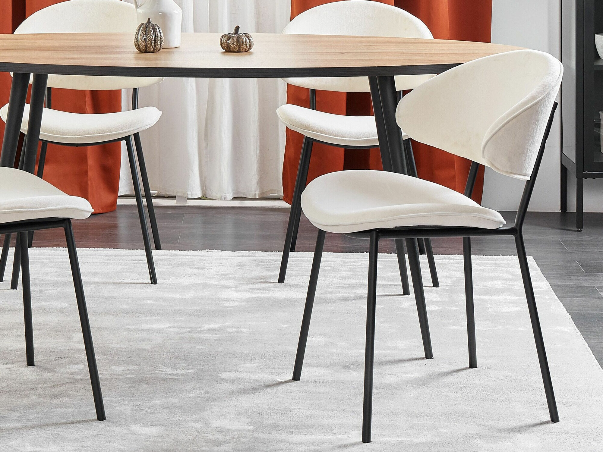 Komplet stolov Berwyn 2115 (Krema)