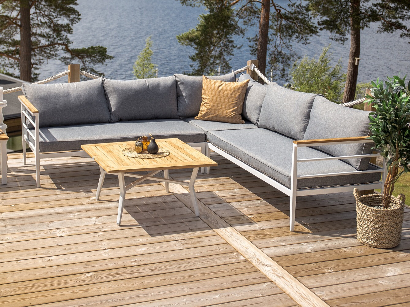 Komplet vrtnega pohištva Dallas 525 (Bela + Siva)