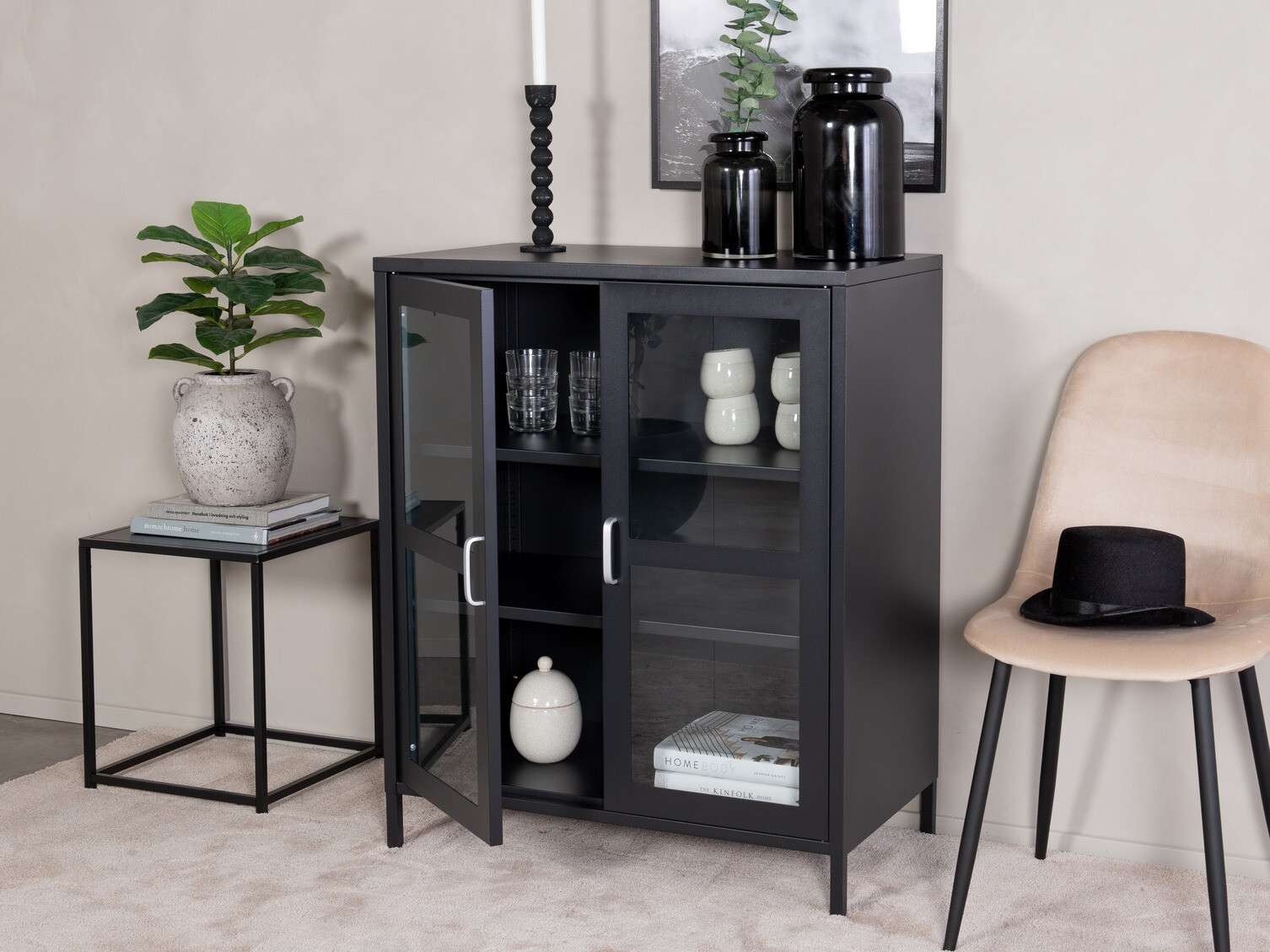 Omarica Dallas 208 (Črna)