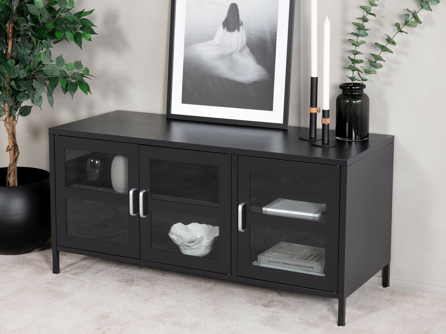 TV-omarica Dallas 209 (Črna)