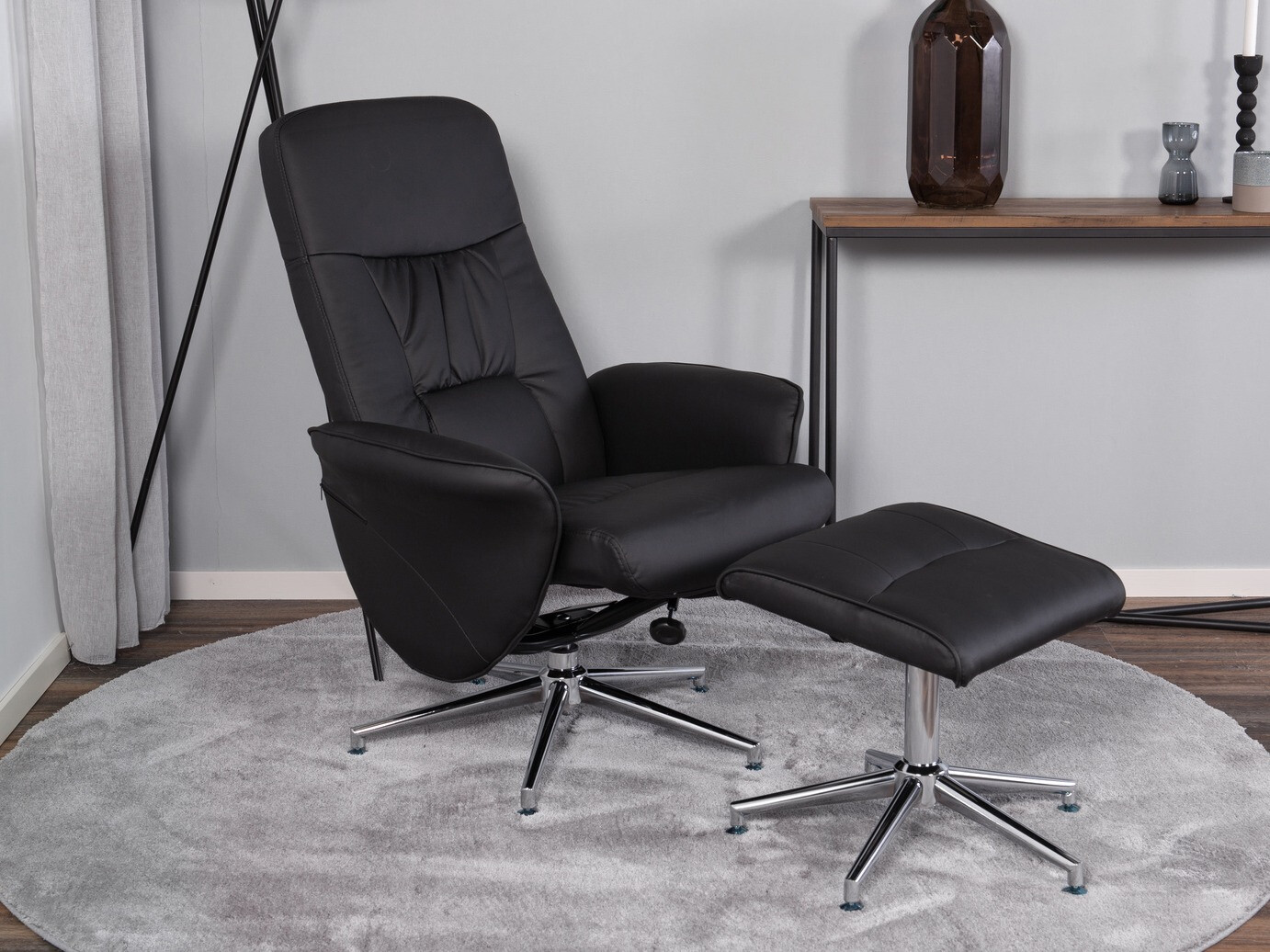 Fotelj Dallas 244 (Črna)