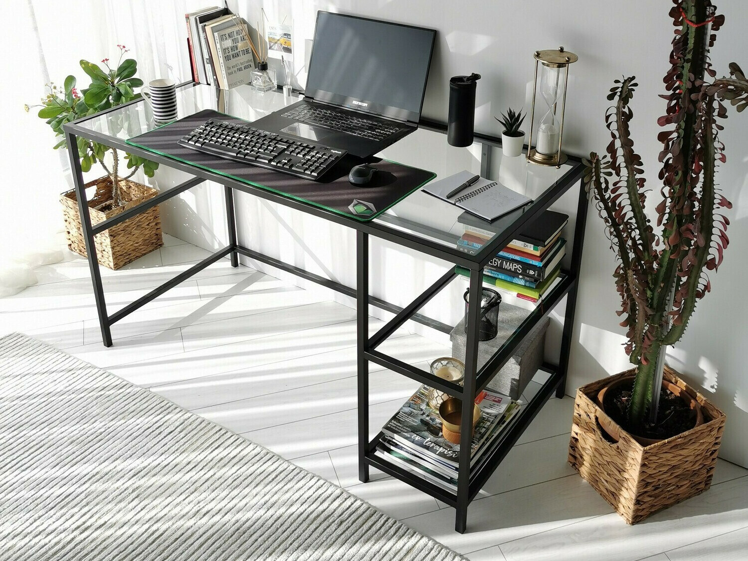 Pisalna miza Kailua 588