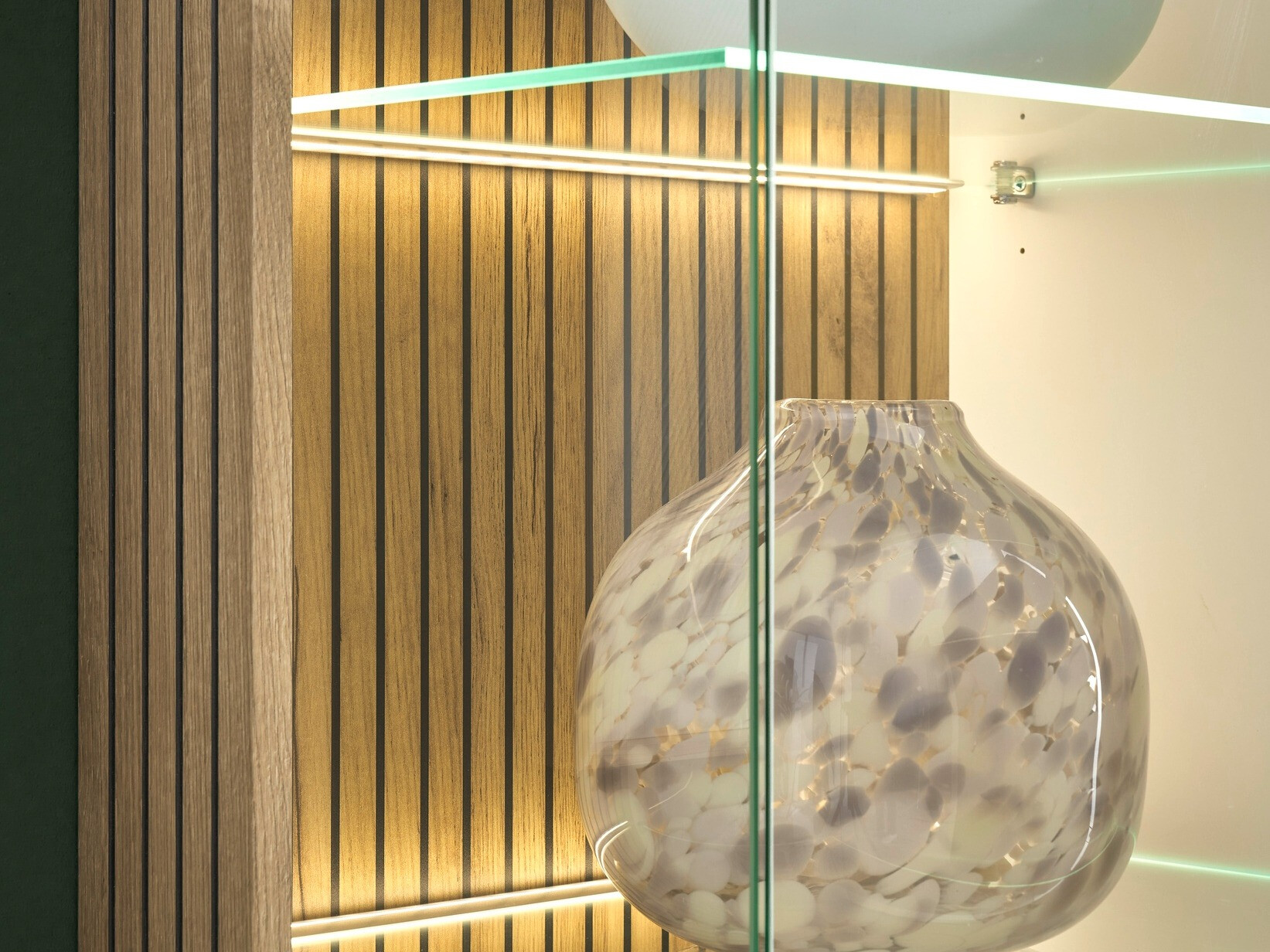 Regal Belmelu 103 (Bela + Hrast)