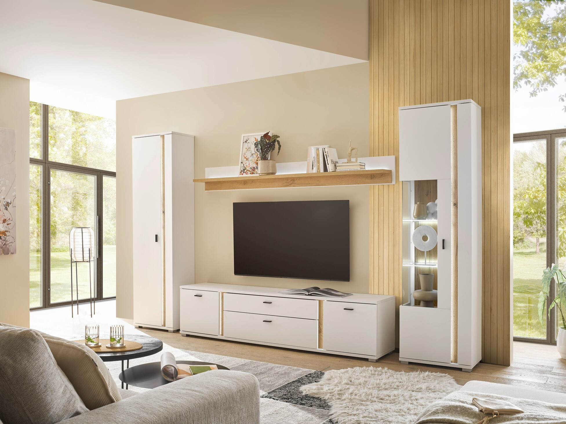 Regal Avimavi 103 (Bela + Wotan hrast)