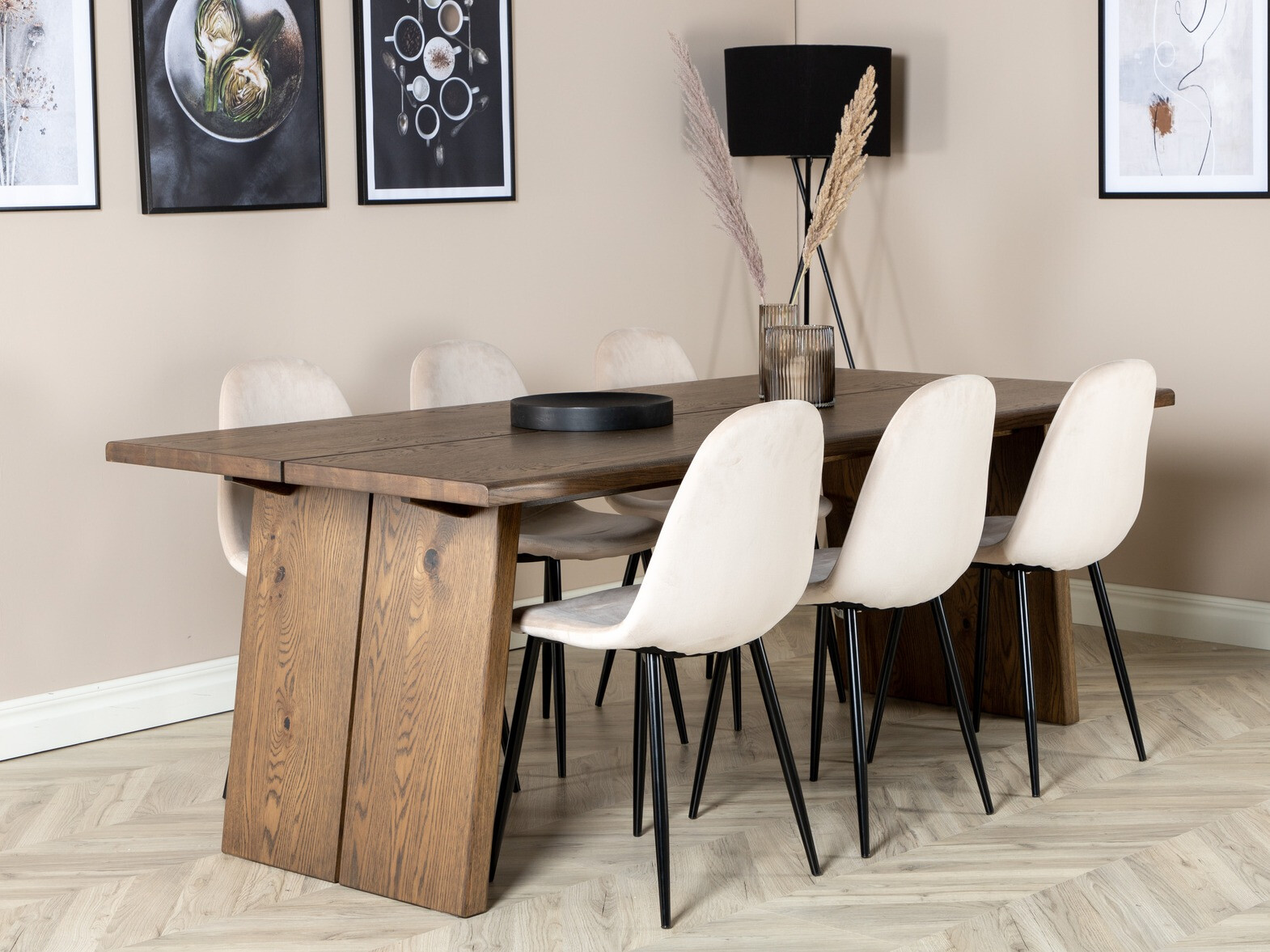 Jedilniški komplet Dallas 1868 (Črna + Bež)