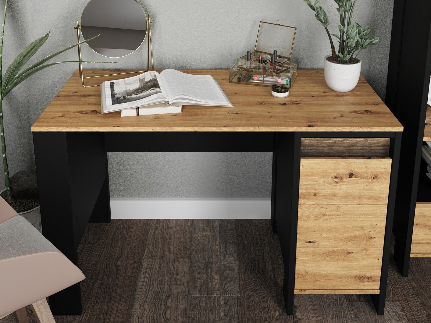 Pisalna miza Lomsevu 116