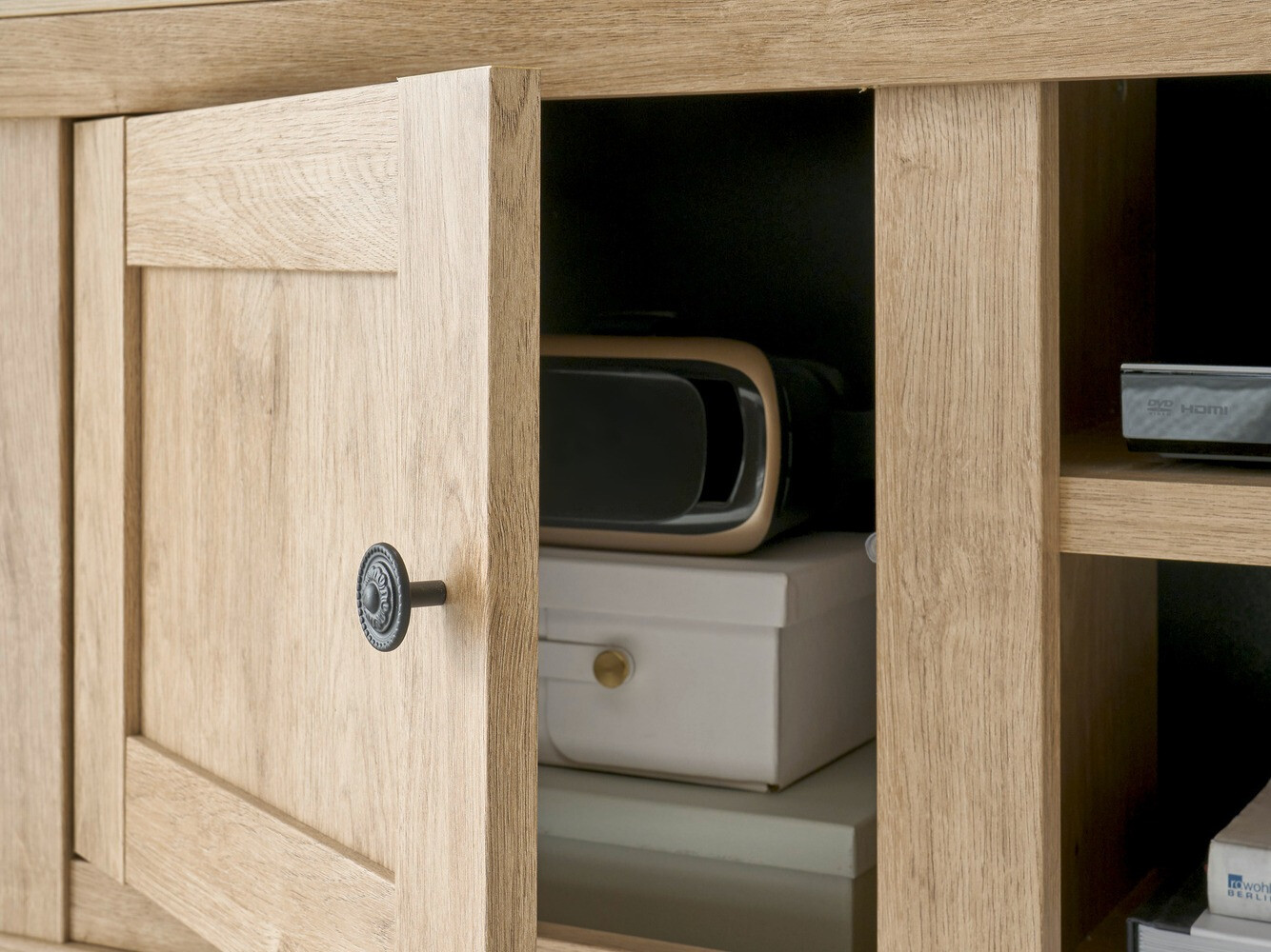 TV-omarica Torvenu 106