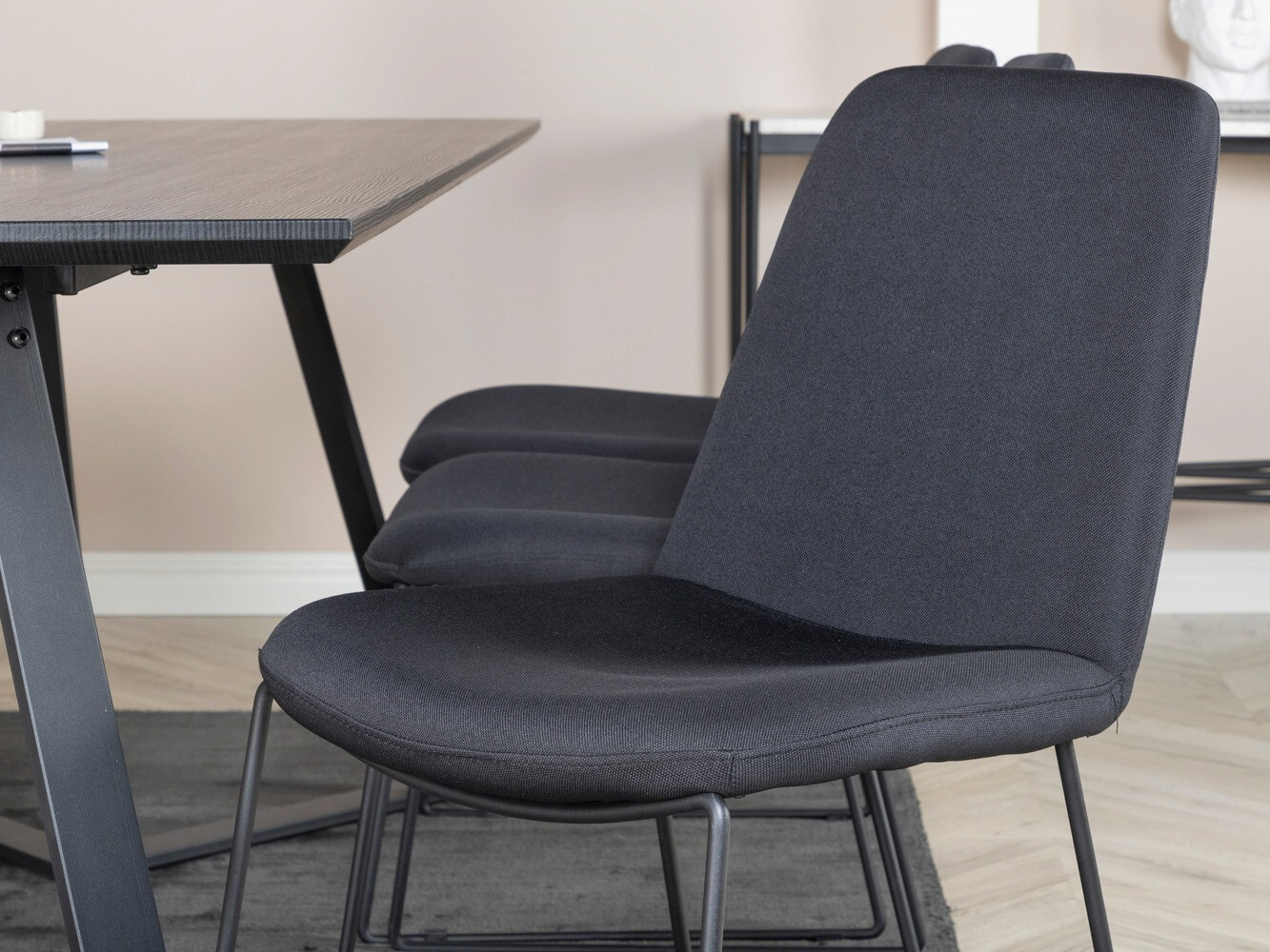 Jedilniški komplet Dallas 1972 (Črna)