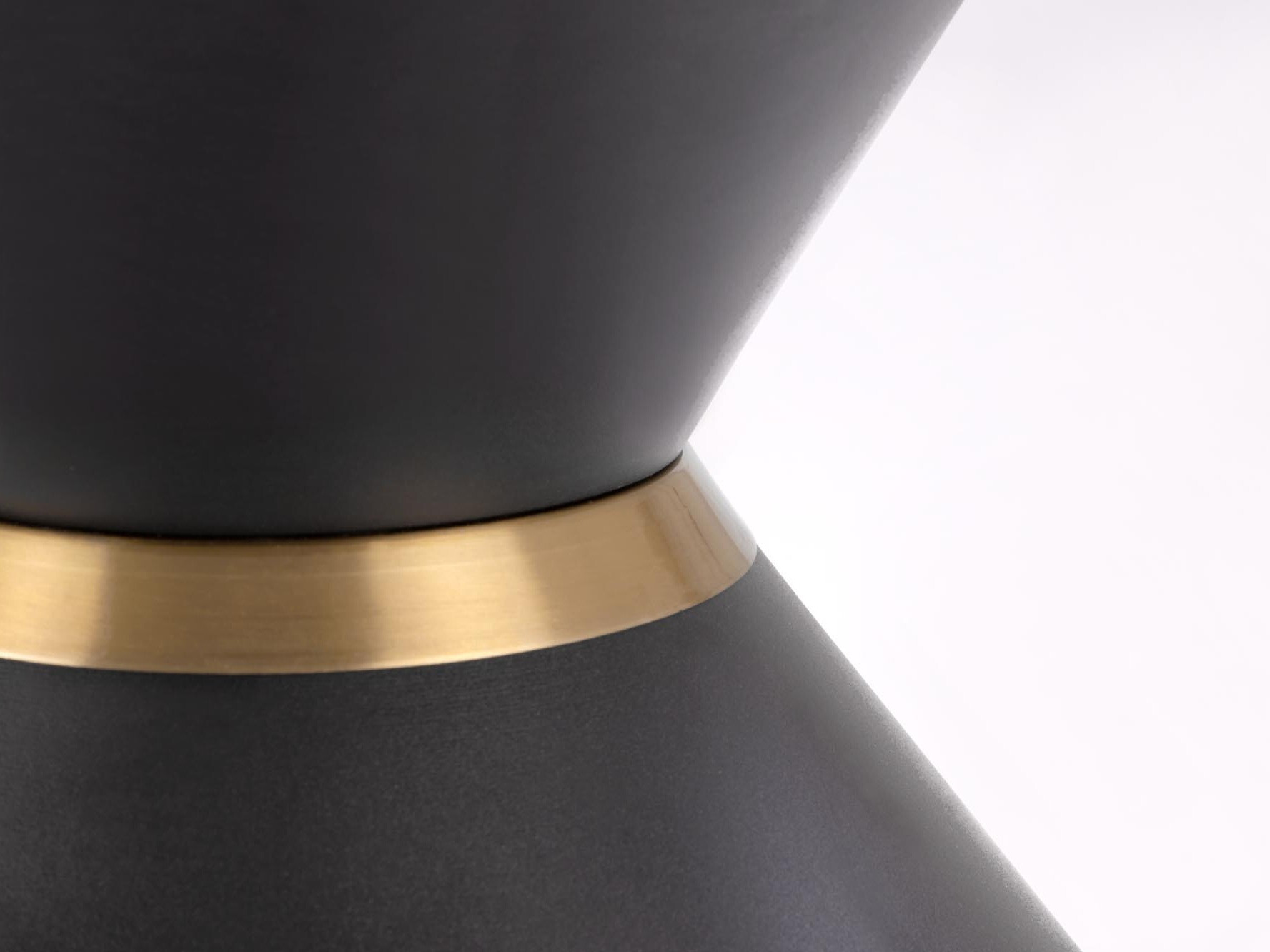 Klubska mizica Houston 1811