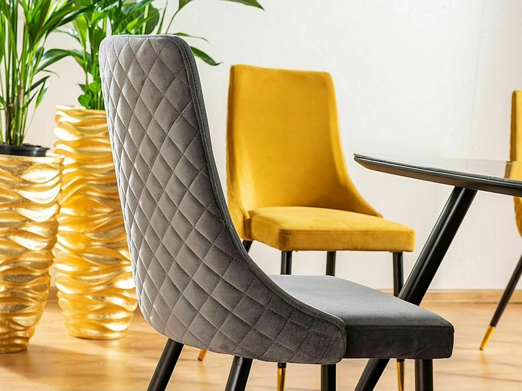 Stol Detroit 517 (Siva)