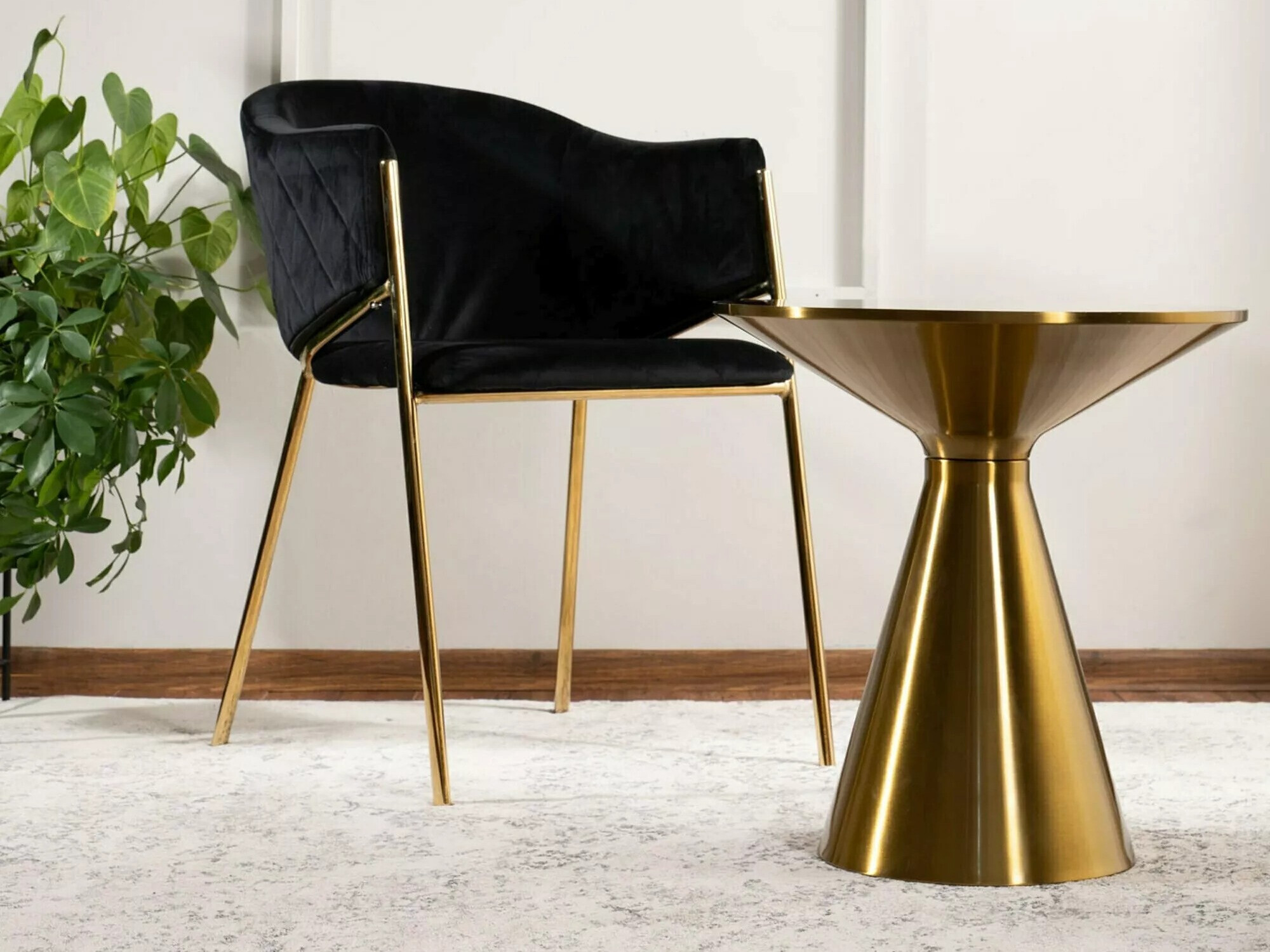 Klubska mizica Detroit 560