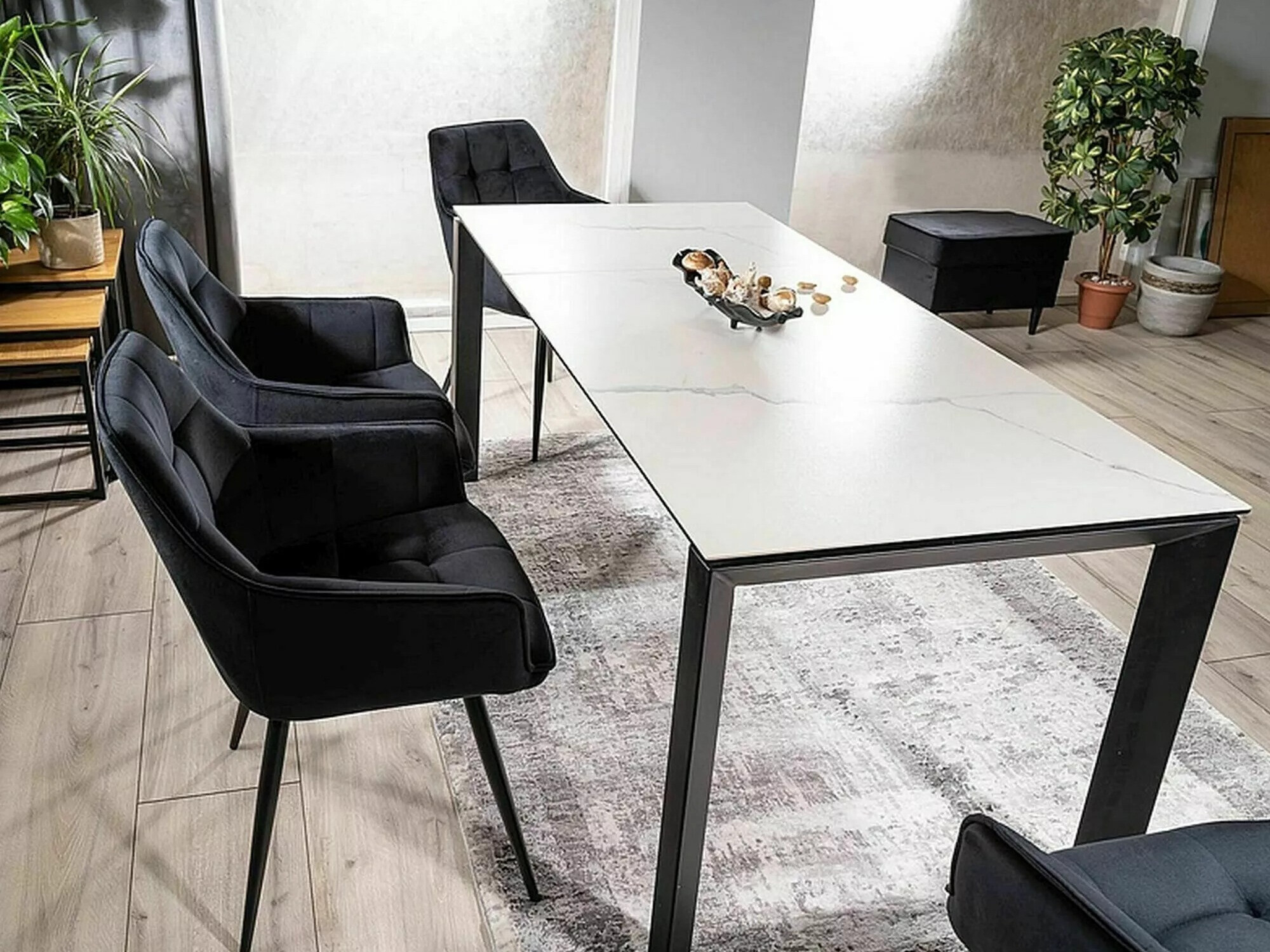 Stol Detroit 567 (Črna)