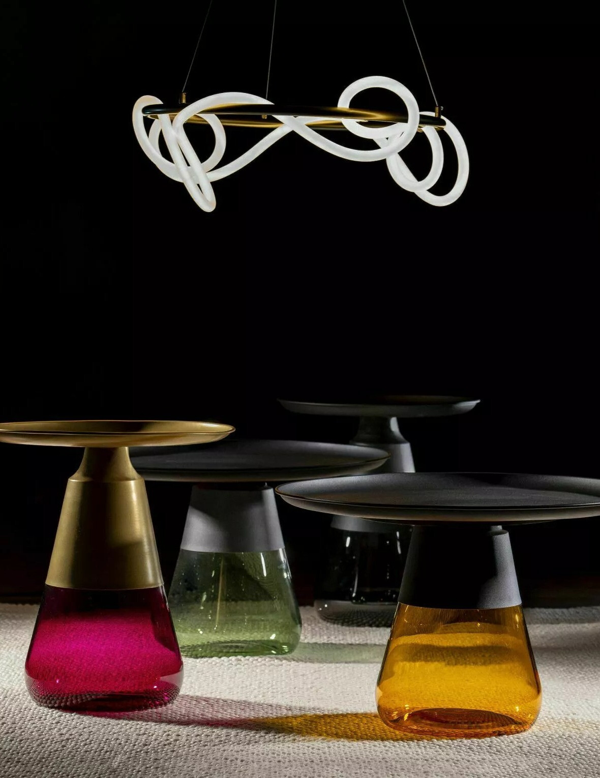 Klubska mizica Detroit 573 (Zlata + Vijolična)