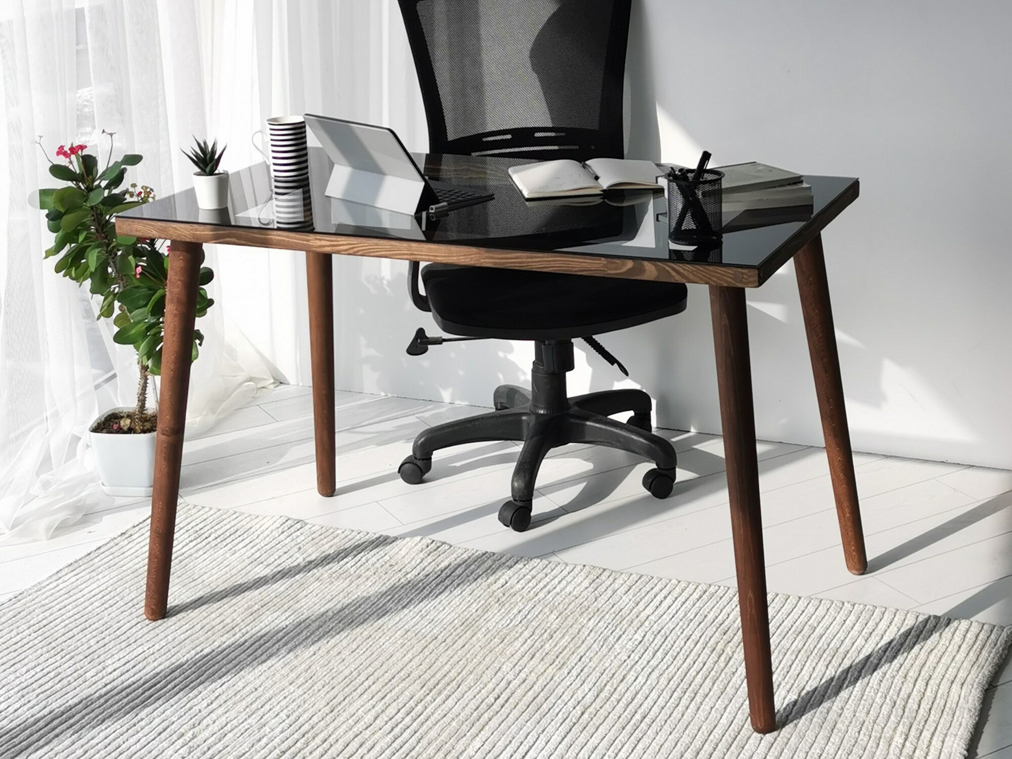 Pisalna miza Kailua 655