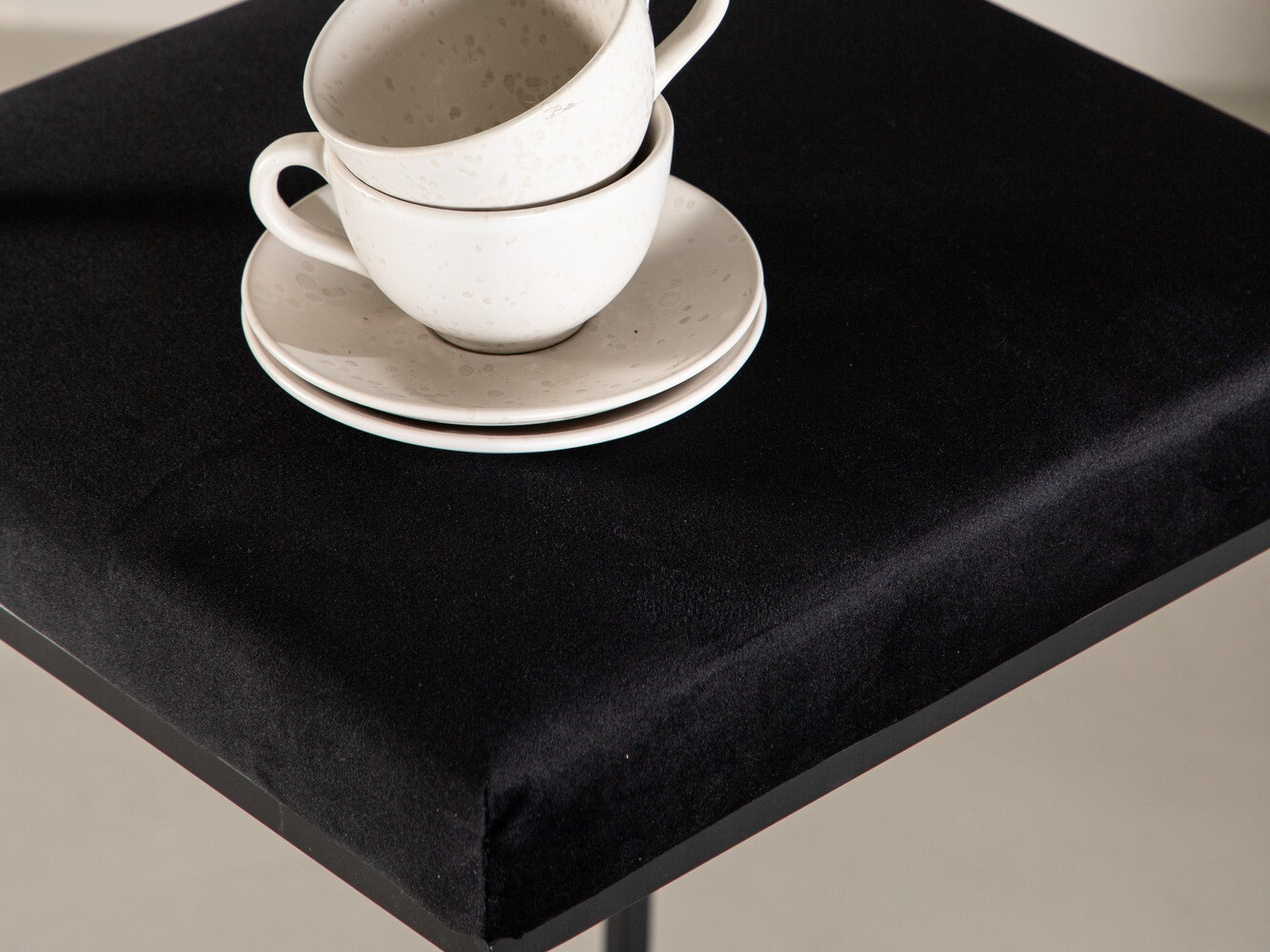 Srednje visok barski stol Dallas 4519 (Črna)