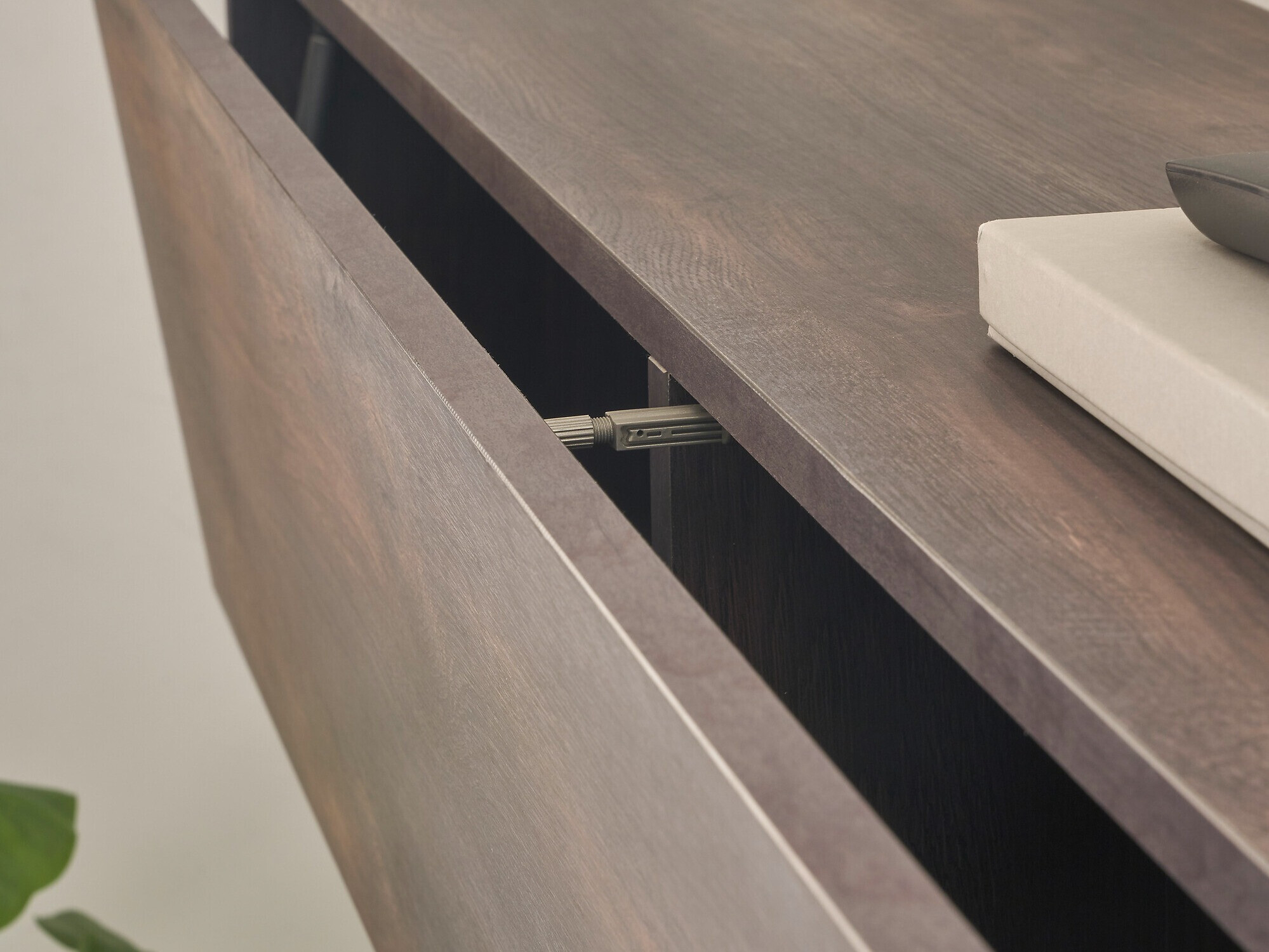 Stenska omarica Beltolo 109 (Hrast)