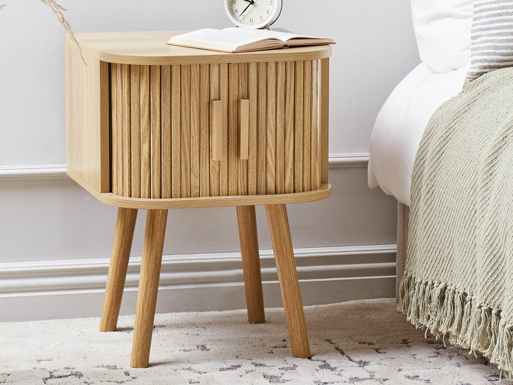 Nočna omarica Sonveli 104