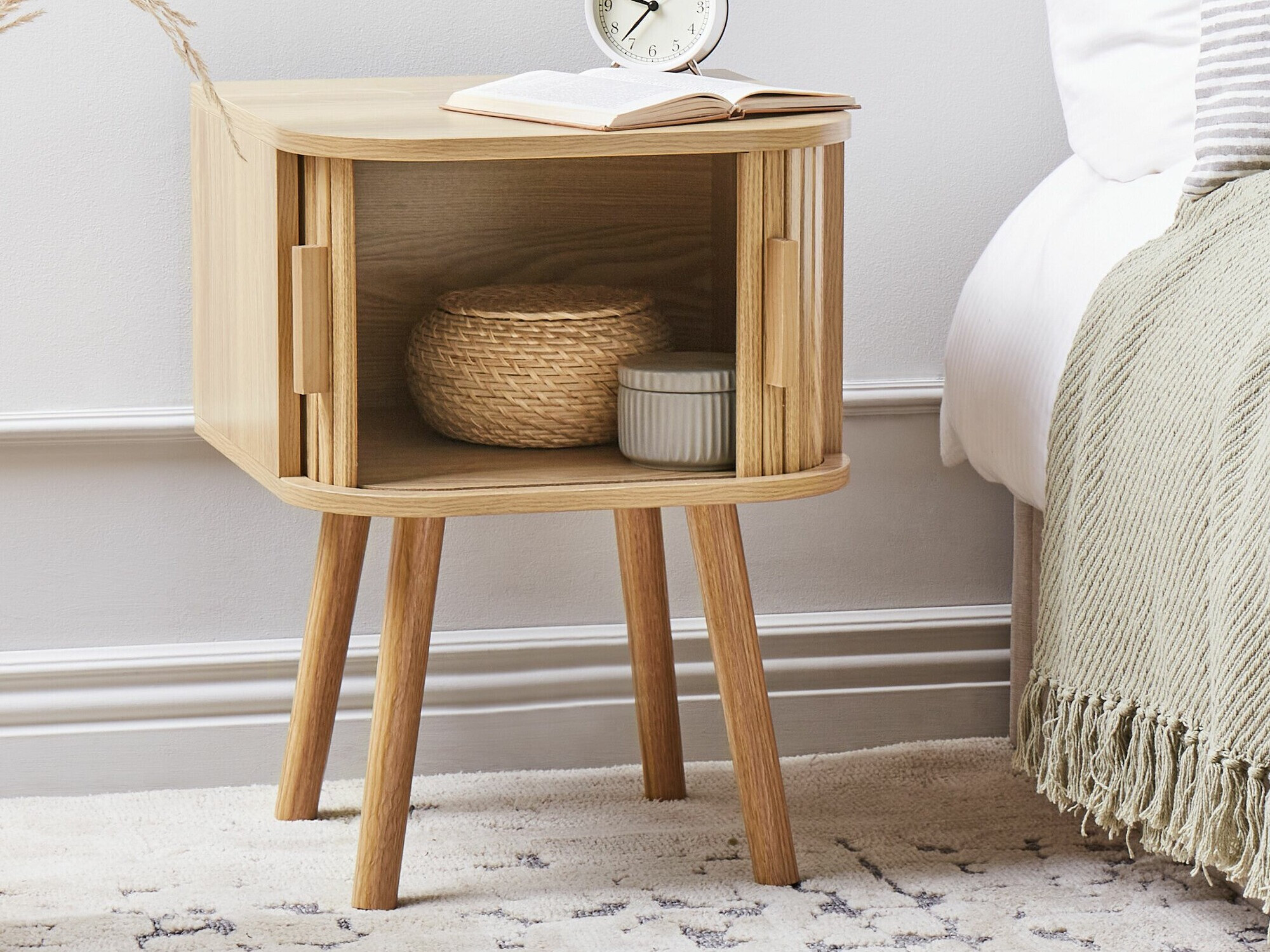 Nočna omarica Sonveli 104