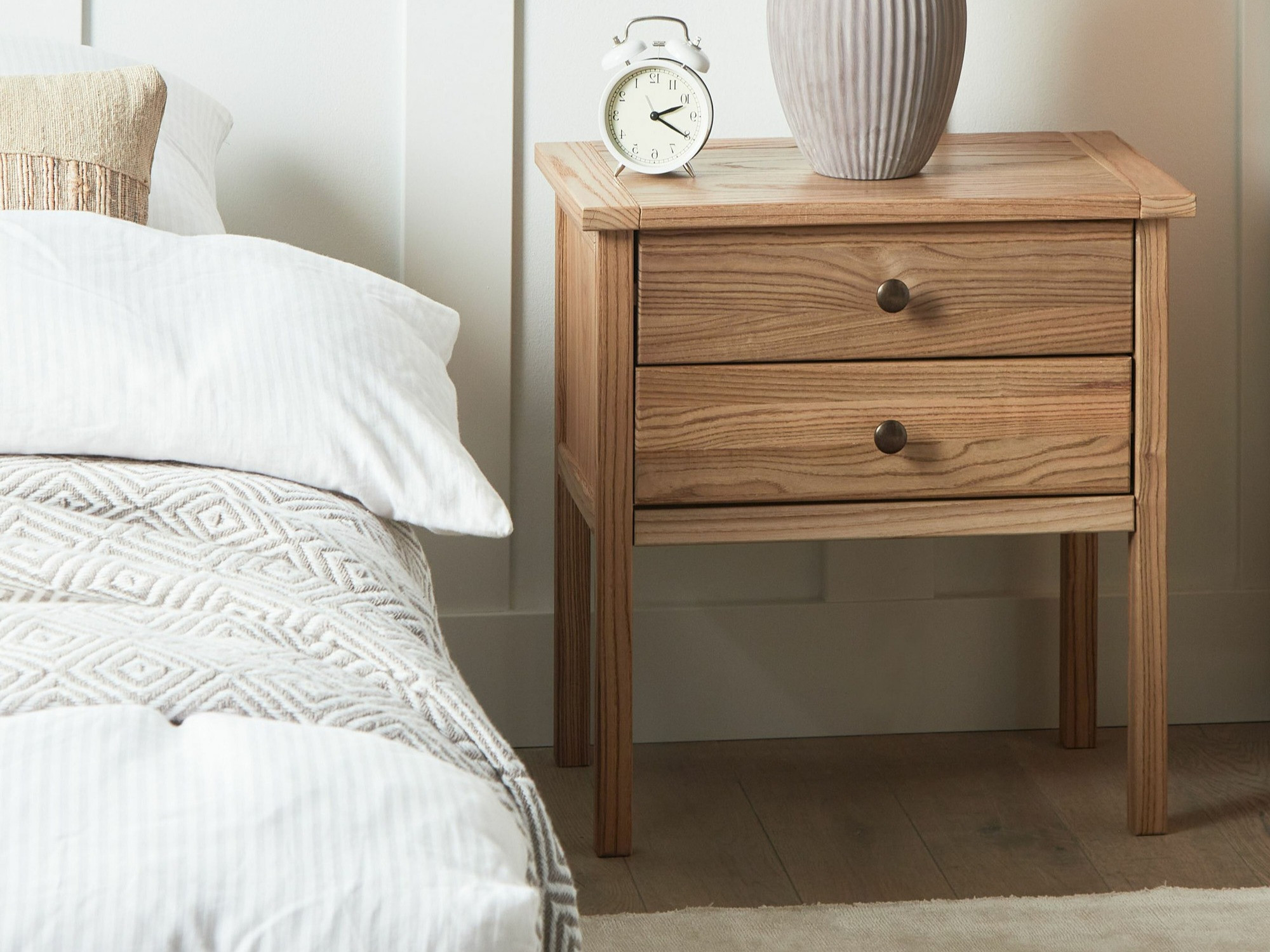 Nočna omarica Melmone 105