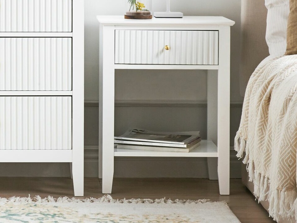 Nočna omarica Romloru 101