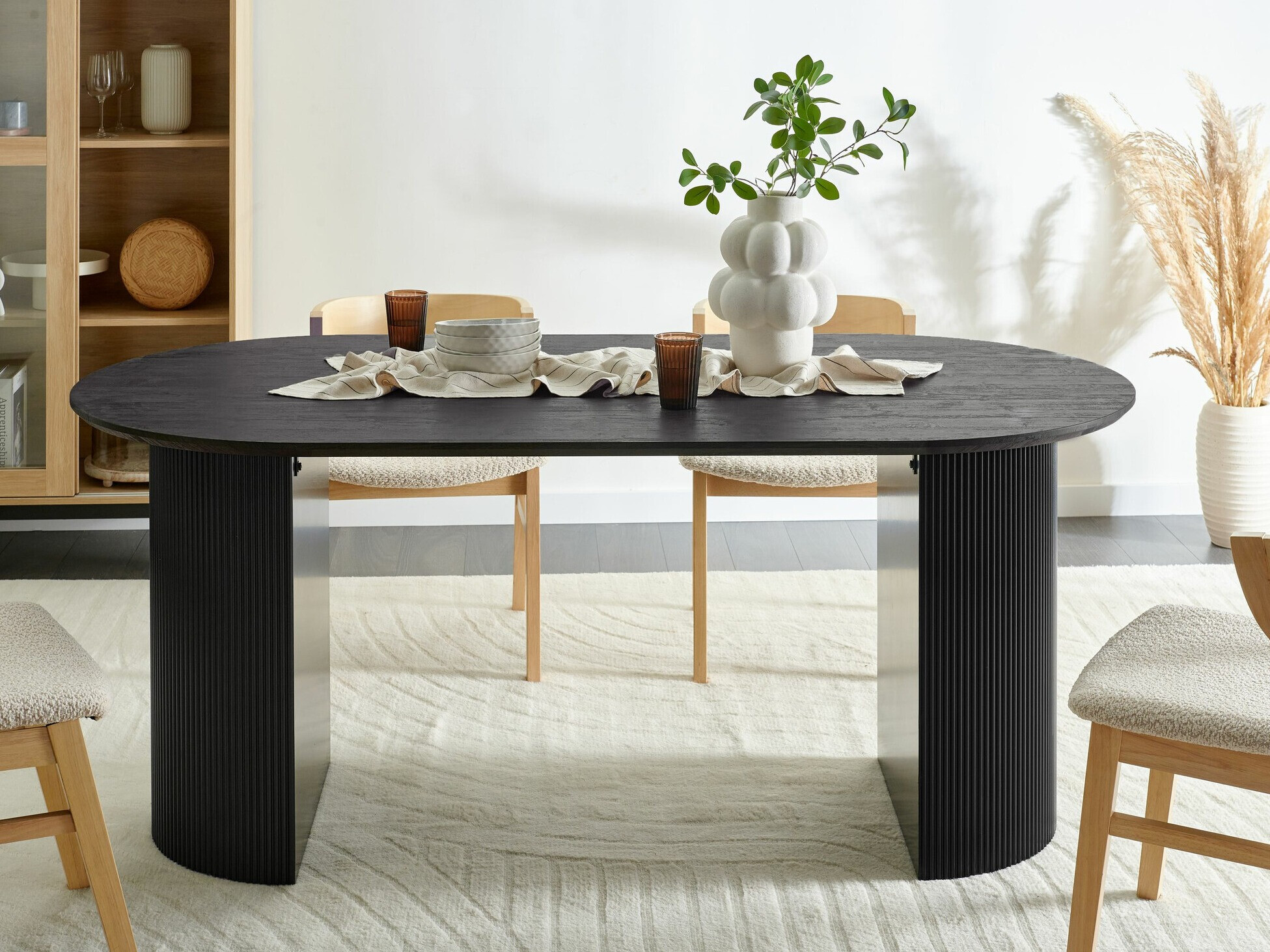 Miza Berwyn 2361 (Črna)