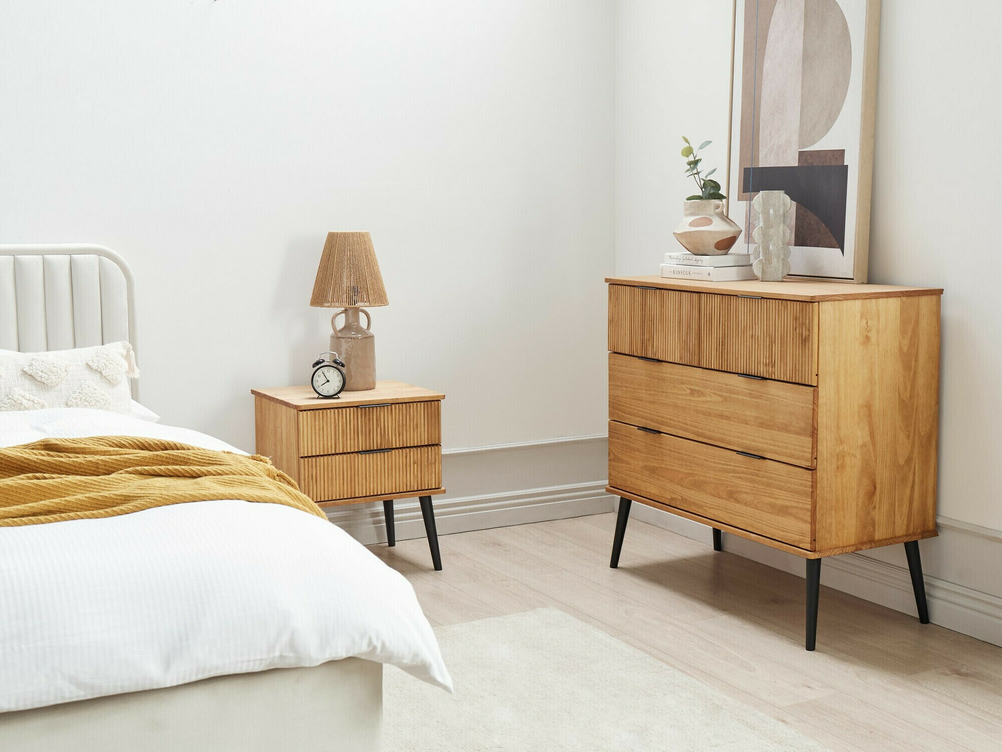 Nočna omarica Lirfioe 102