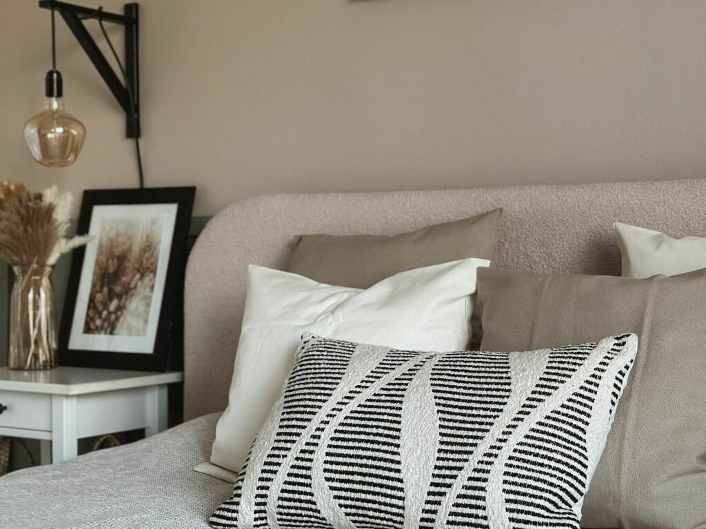 Postelja Berwyn 1241