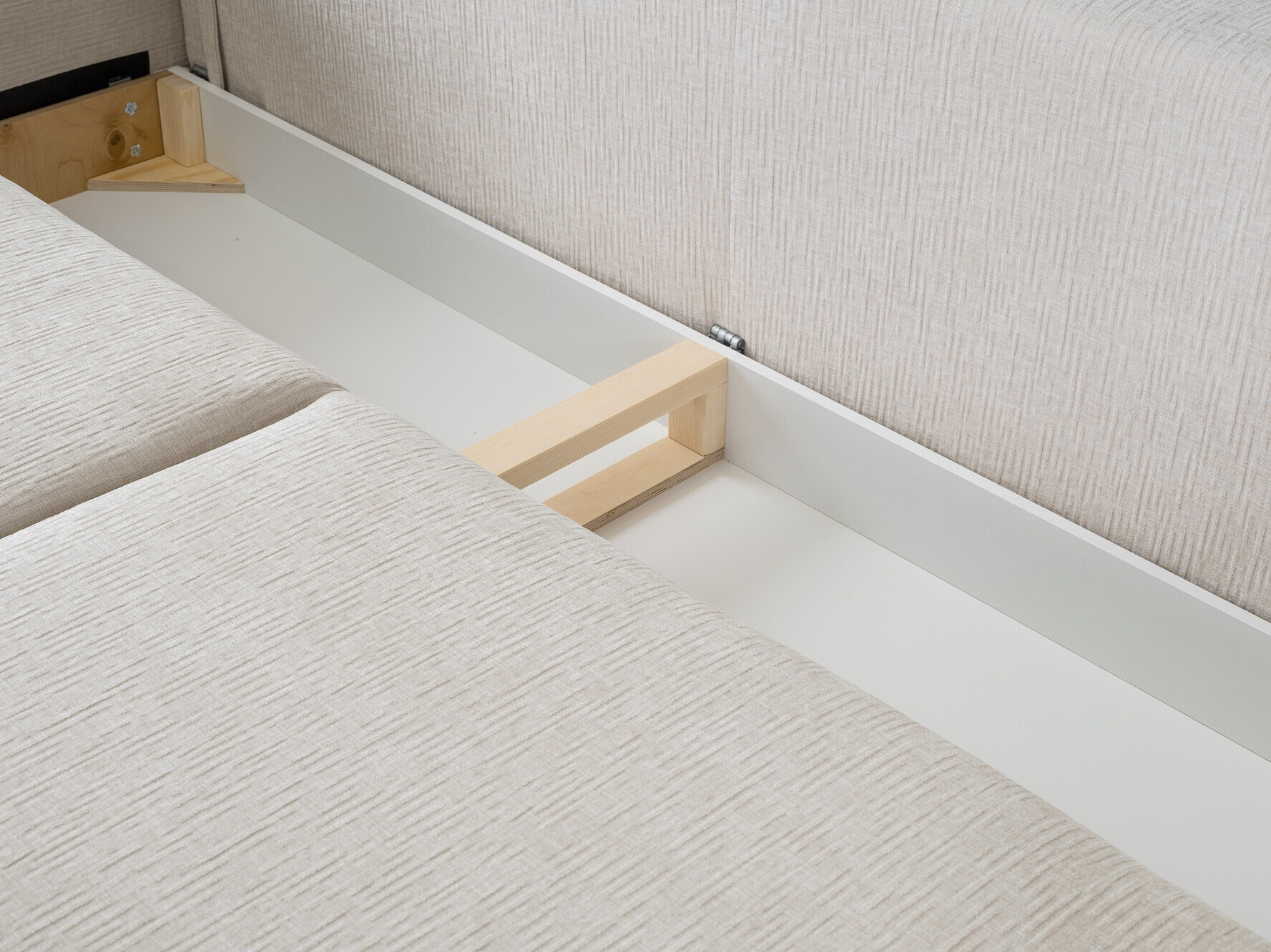 Raztegljiv kavč Kingston 131 (Horizon 03)