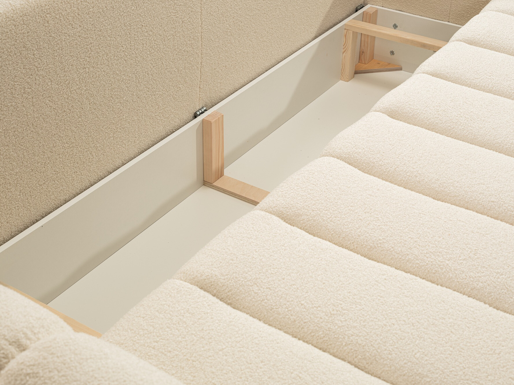 Raztegljiv kavč Kingston 159