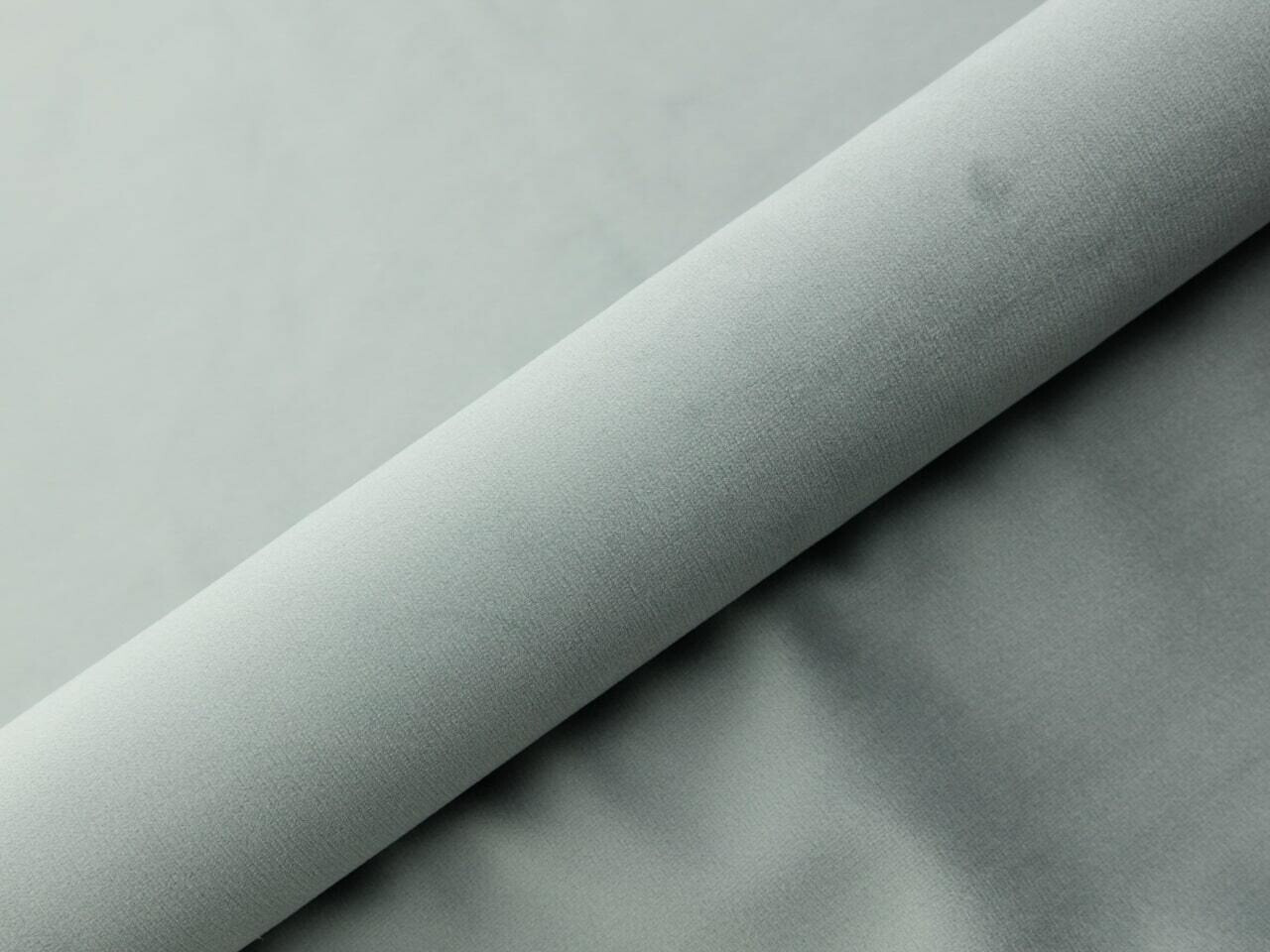 Postelja Martinez 106 (Magic Velvet 2240)