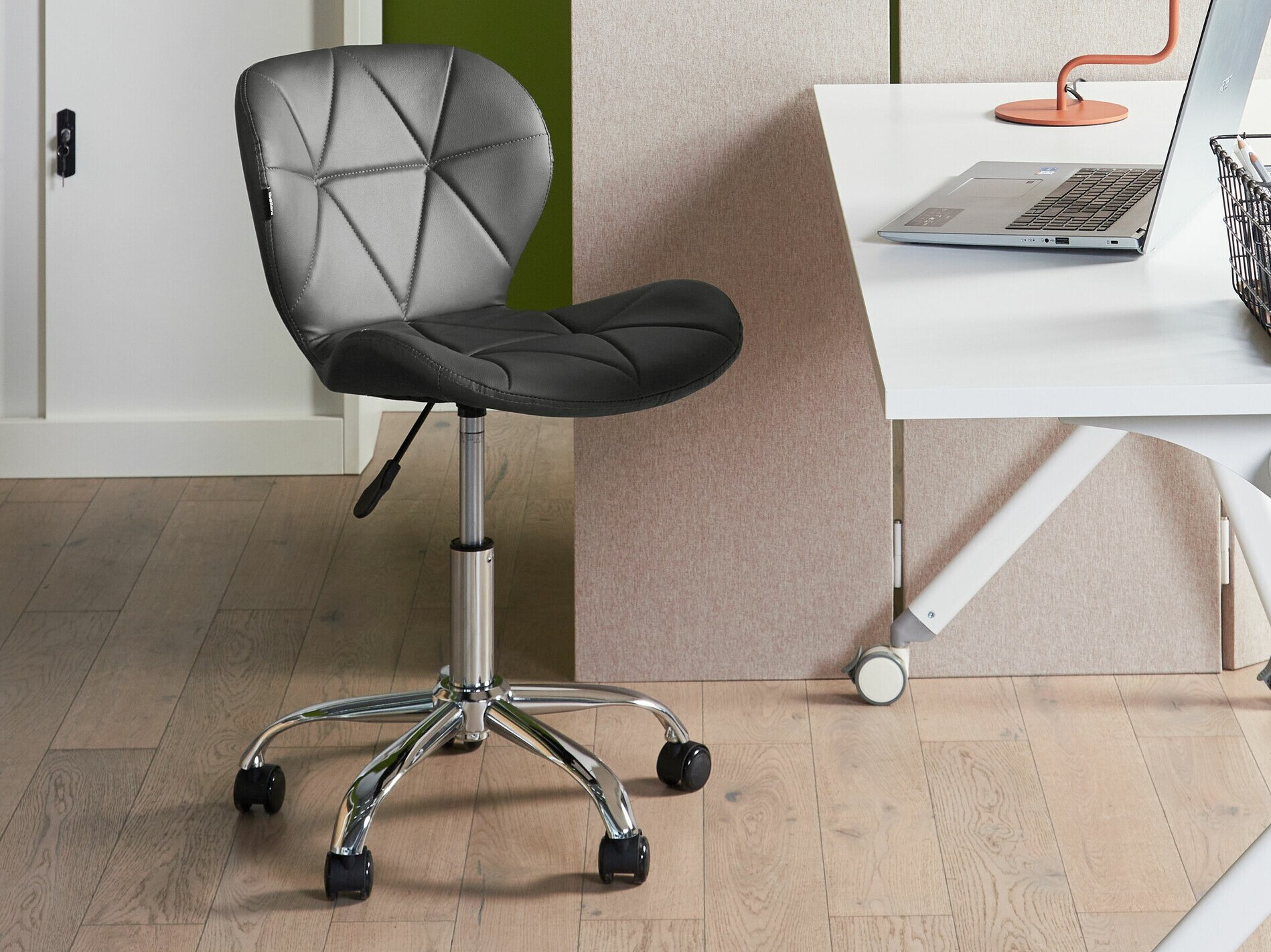 Pisarniški stol Berwyn 2475 (Siva)