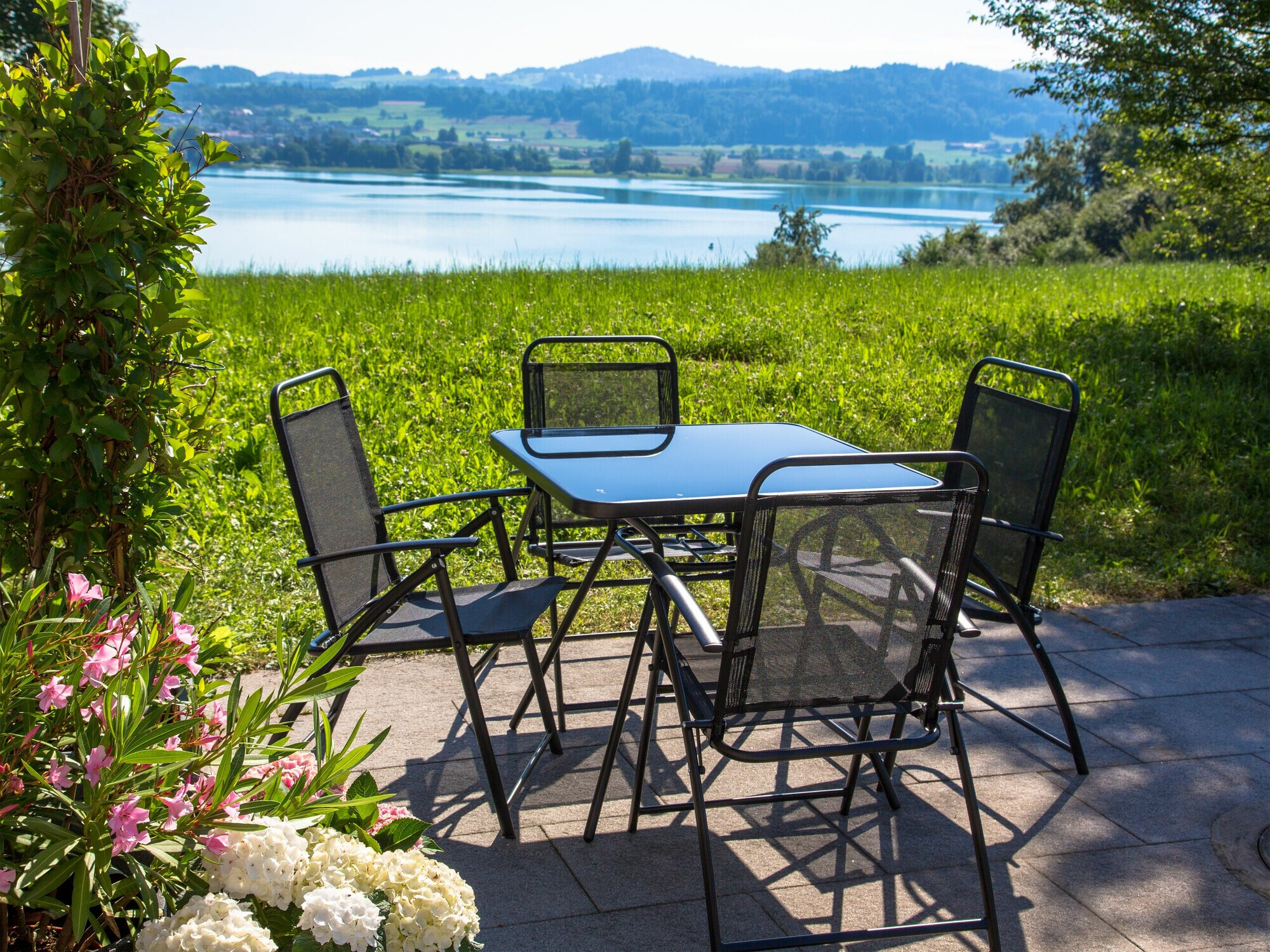 Komplet mize in stolov Berwyn 2501