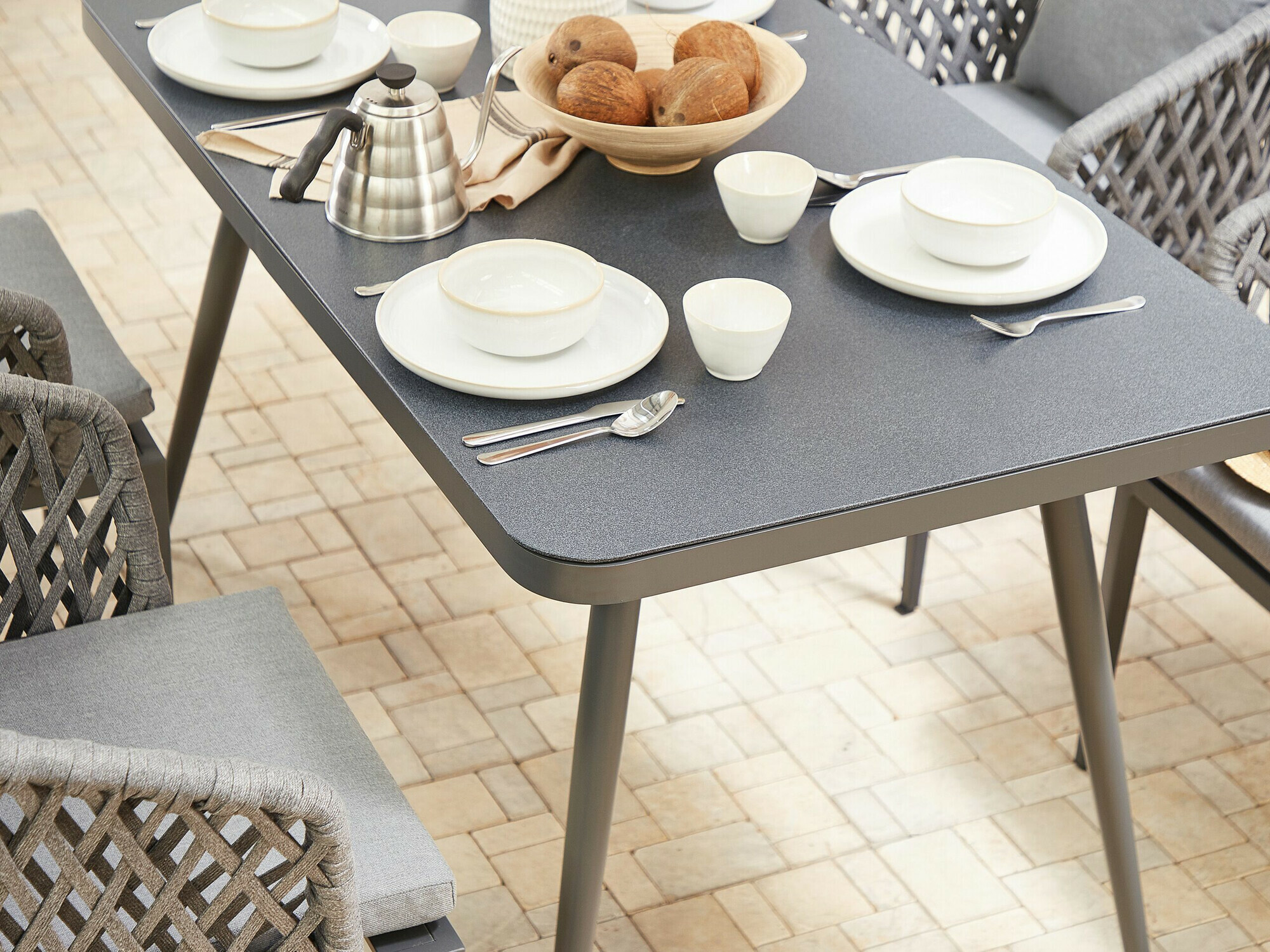 Vrtna miza Berwyn 2512