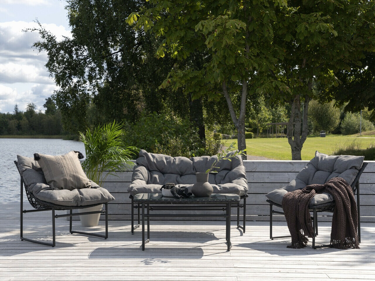 Komplet vrtnega pohištva Dallas 4732 (Črna + Siva)